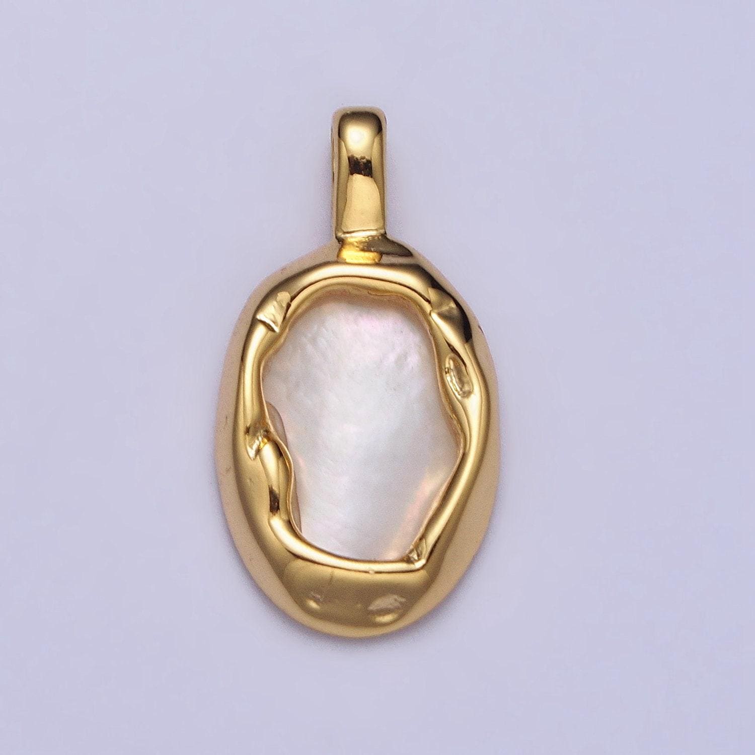 Abstract oval shell pearl hammered framed pendant in gold & silver | aa093 aa094