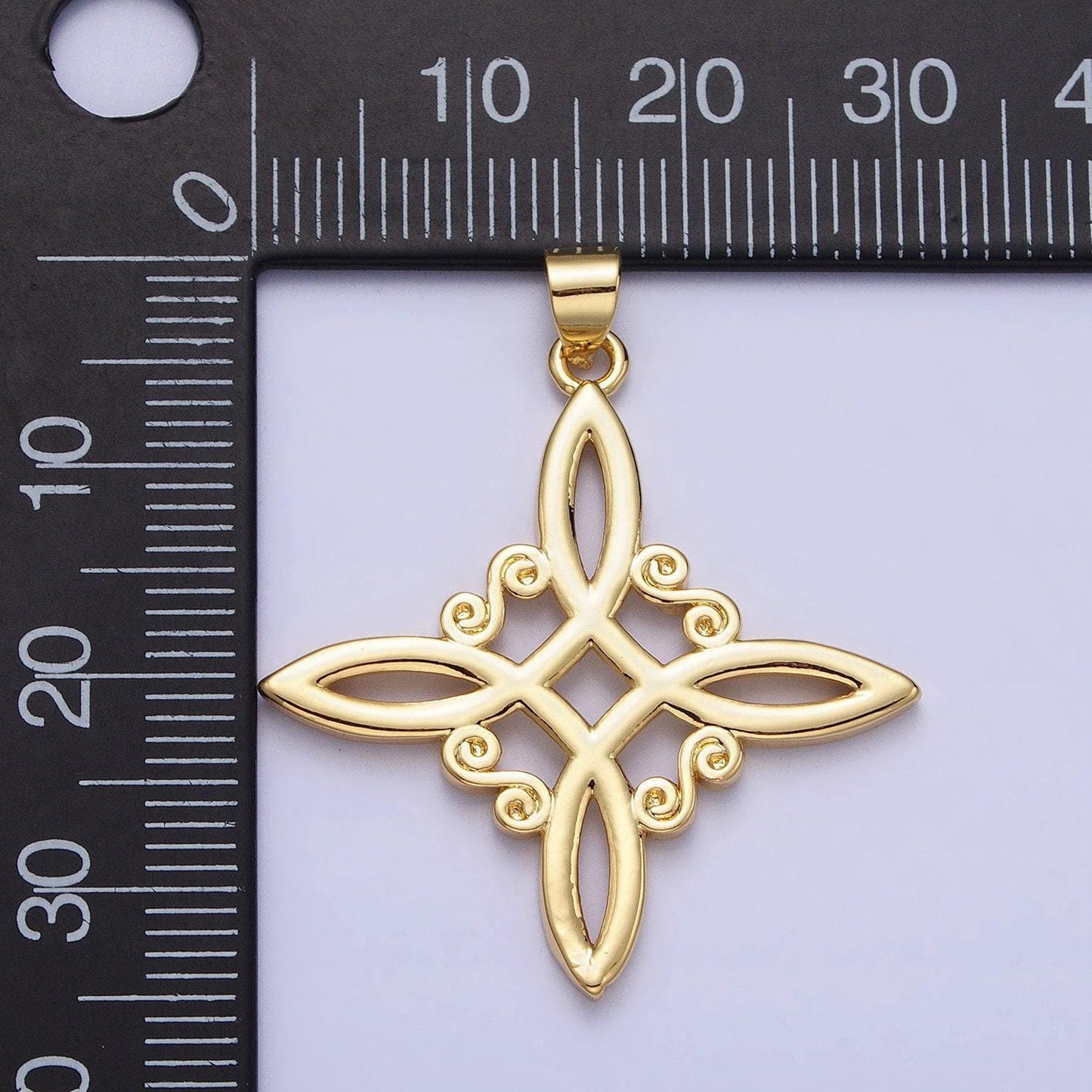 Dainty slim gold celtic irish scottish knot pendant charm eternity love pendant symbol pattern geometric jewelry aa048