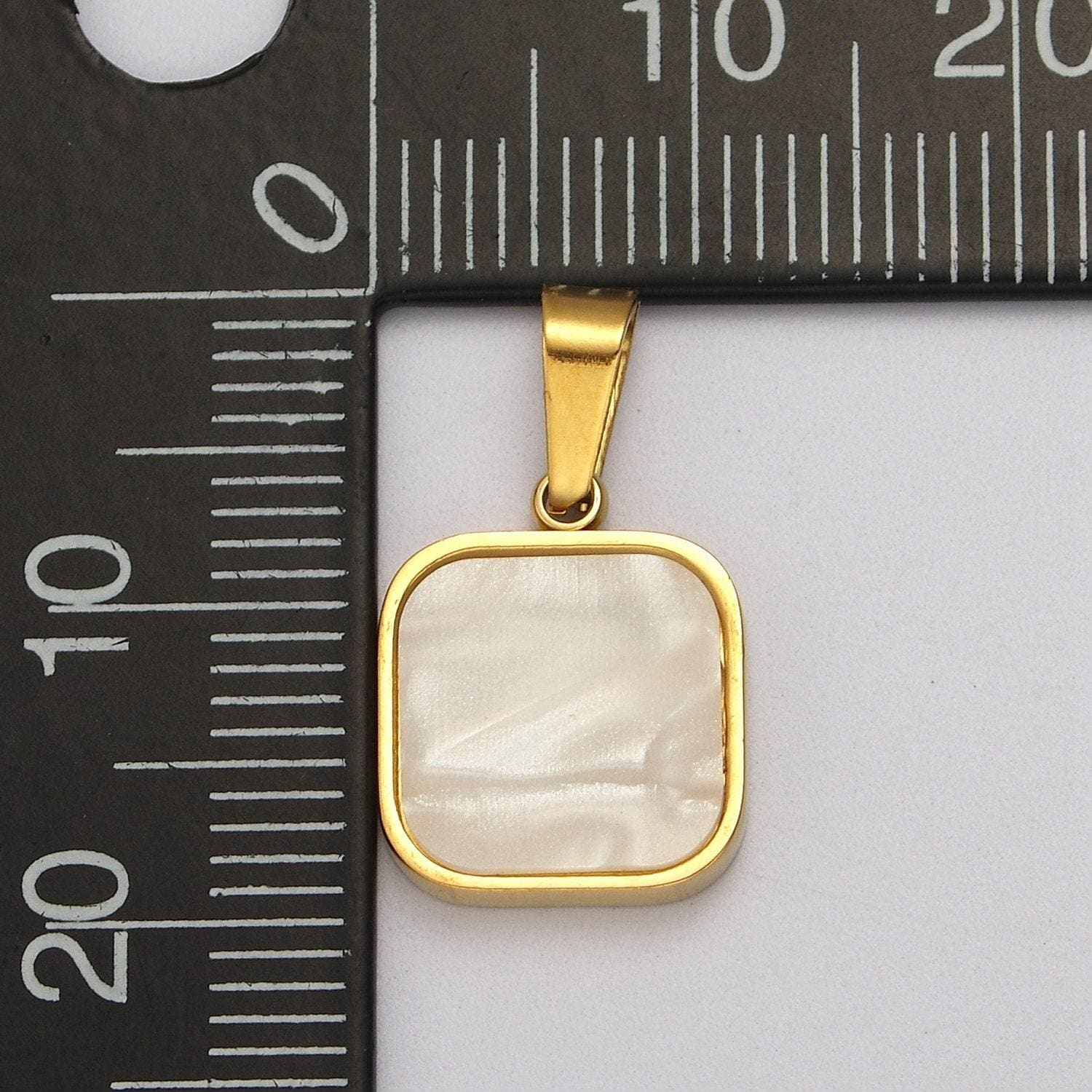 Dainty square pendant with pearl for minimalist unisex jewelry charm p1149