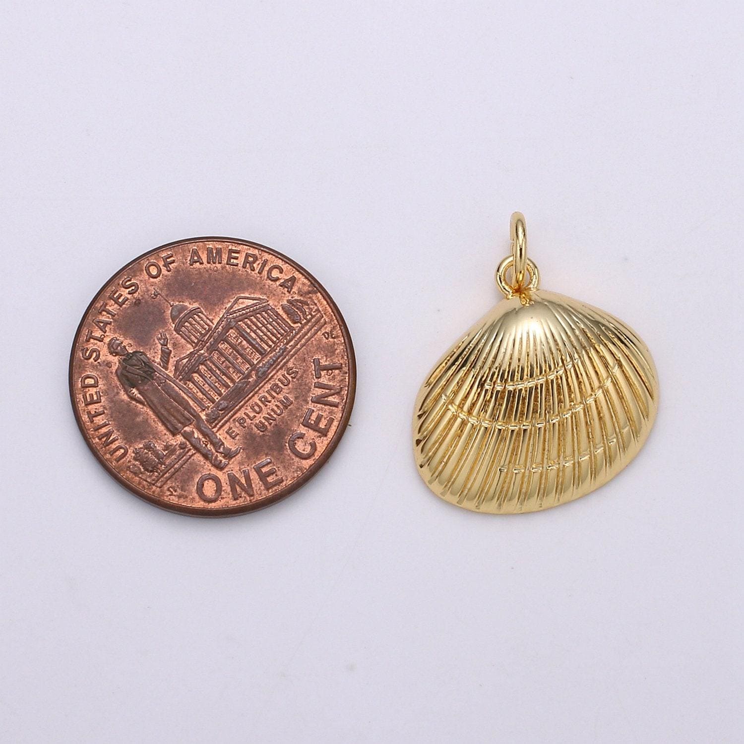 Scallop 24k gold charm, golden shell pendant charm, beach, nature, coral sea shell charm, charm for diy jewelry,chgf-1818