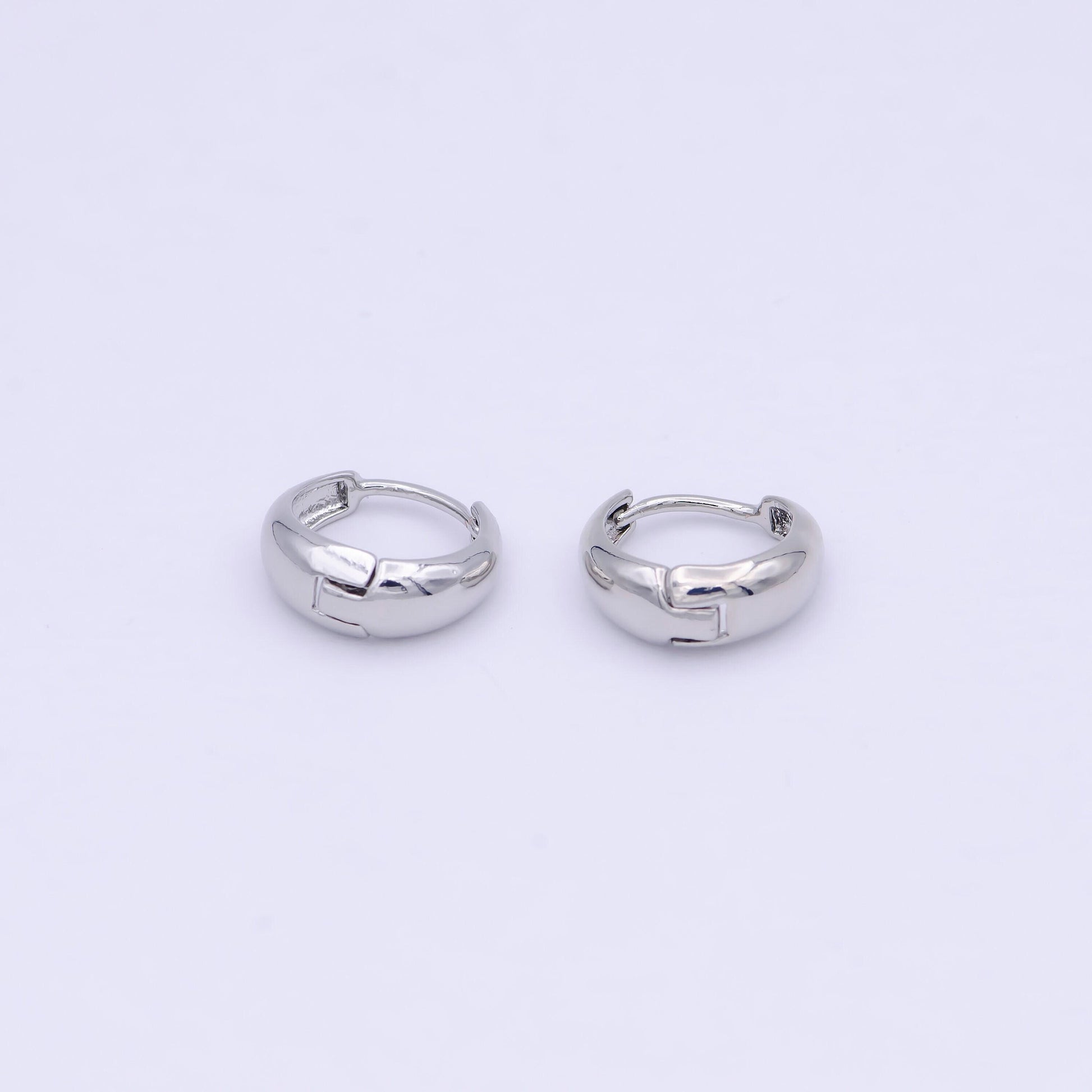 Dainty gold filled huggie hoop / perfect for every day wear / minimalist earring jewelry / perfect gift for her girl 14, 18mm