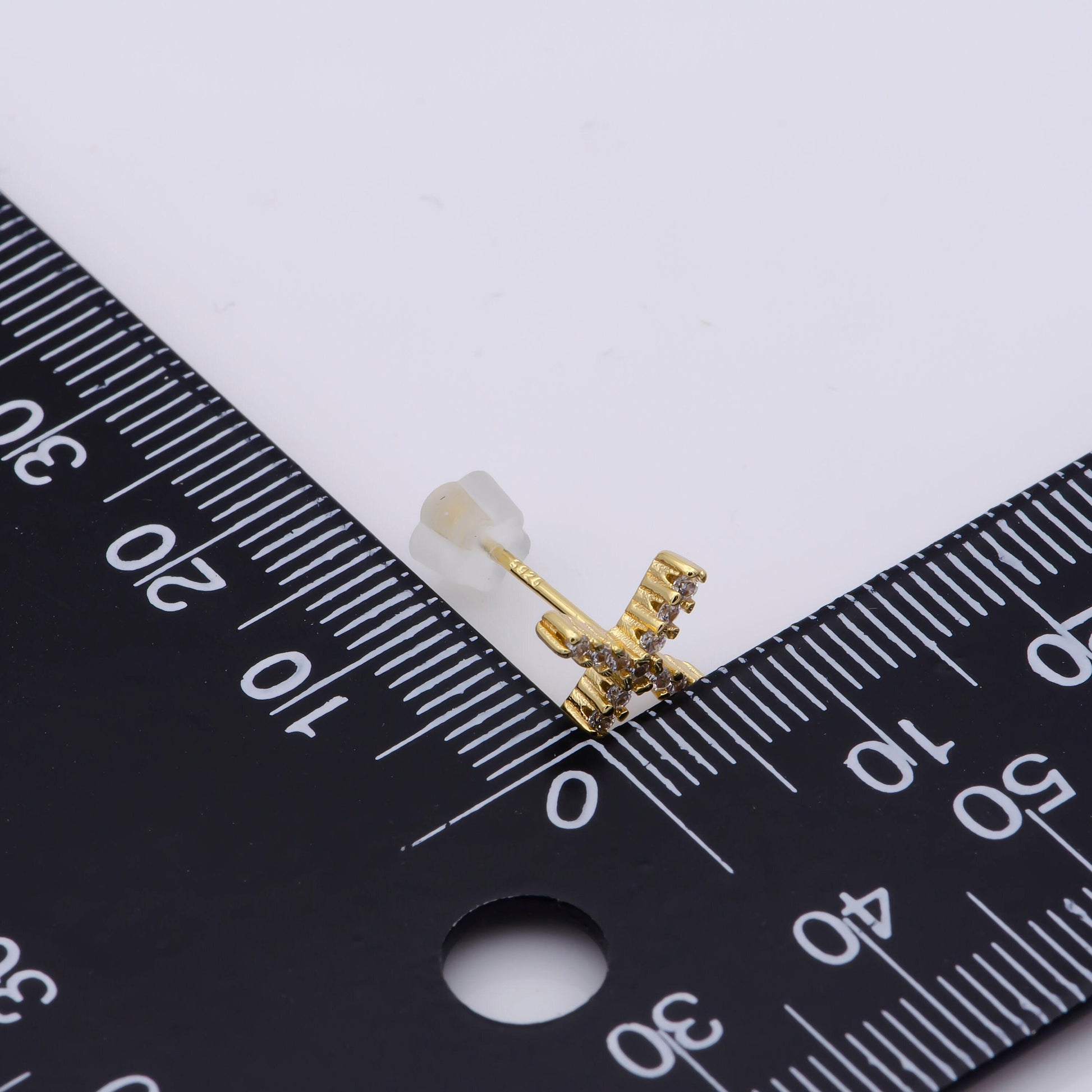 Gold tiny xo stud earrings, tiny stud, cartilage , helix stud,xo earrings, hugs and kisses earrings,x studs, ae-801