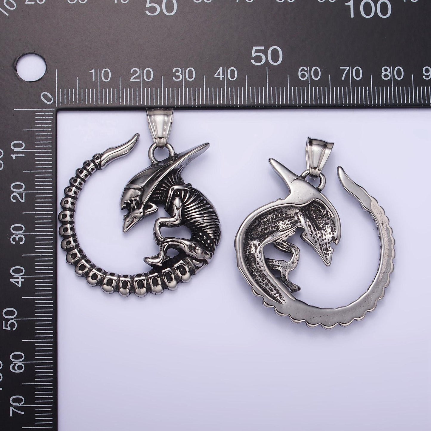 Stainless steel curved alien pendant baby monster charm for statement men jewelry making supply | p1443