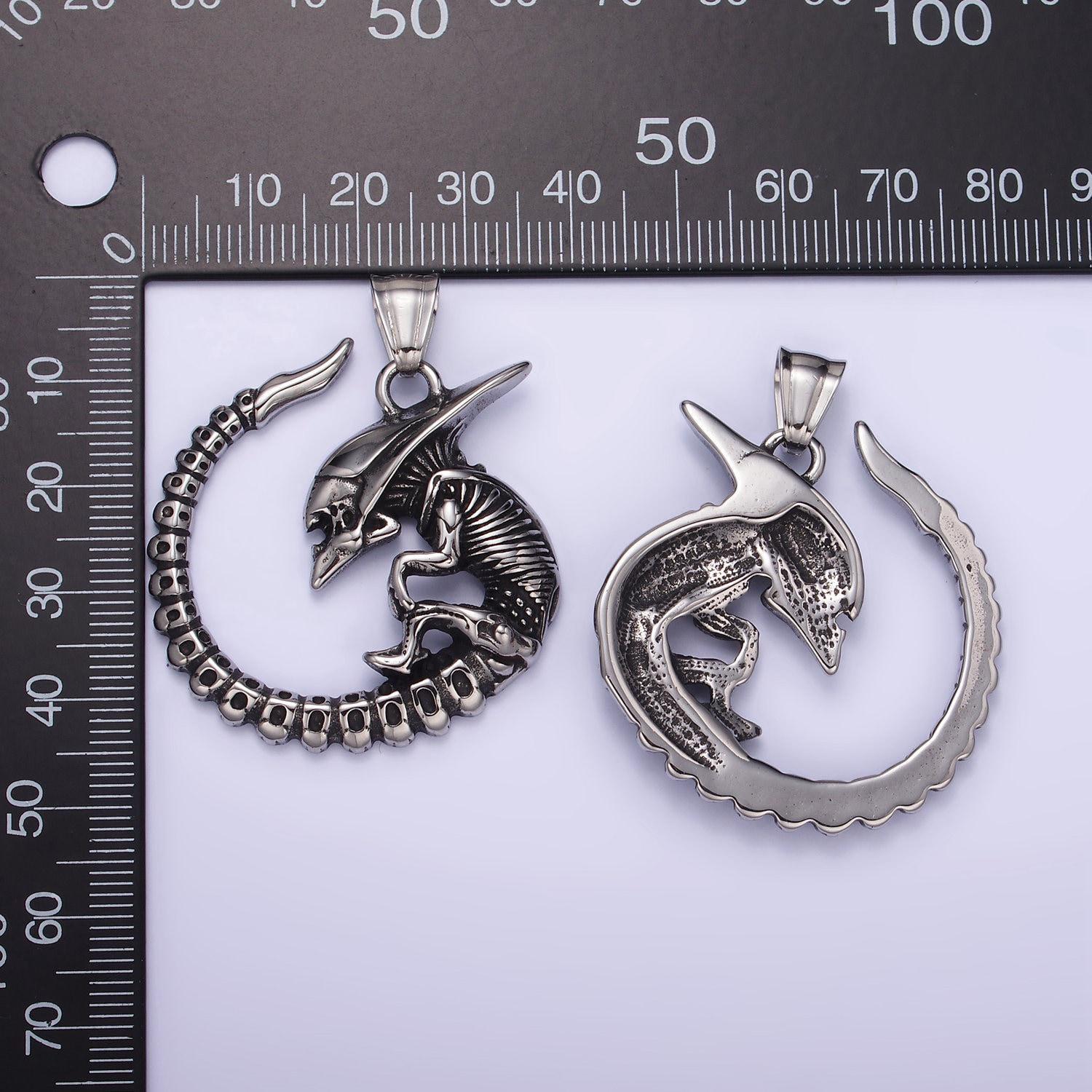 Stainless steel curved alien pendant baby monster charm for statement men jewelry making supply | p1443