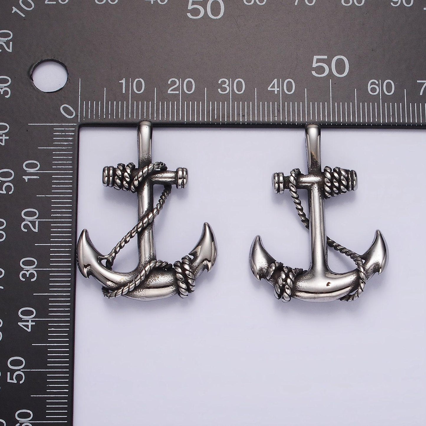 Stainless steel vintage anchor with rope pendant | p-1186