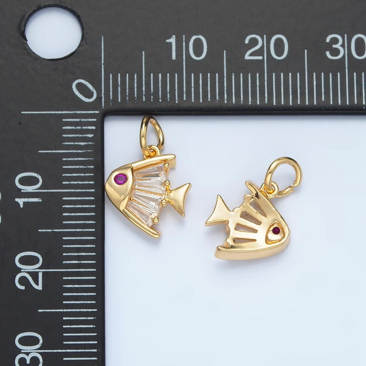 Mini cz angel fish fuchsia cz eye ocean and animal charm | e-739