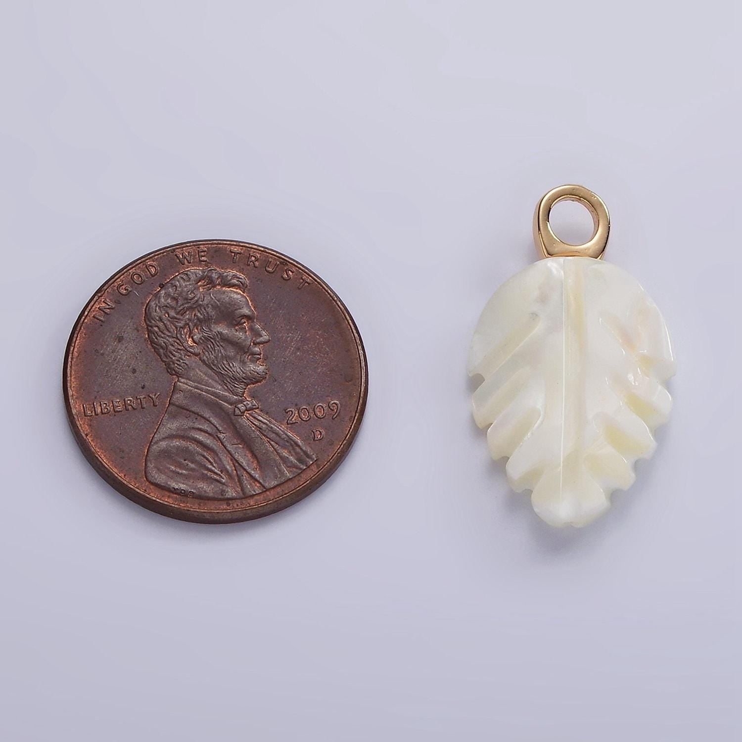 14k gold filled 23mm shell pearl nature plant leaf pendant | p1639