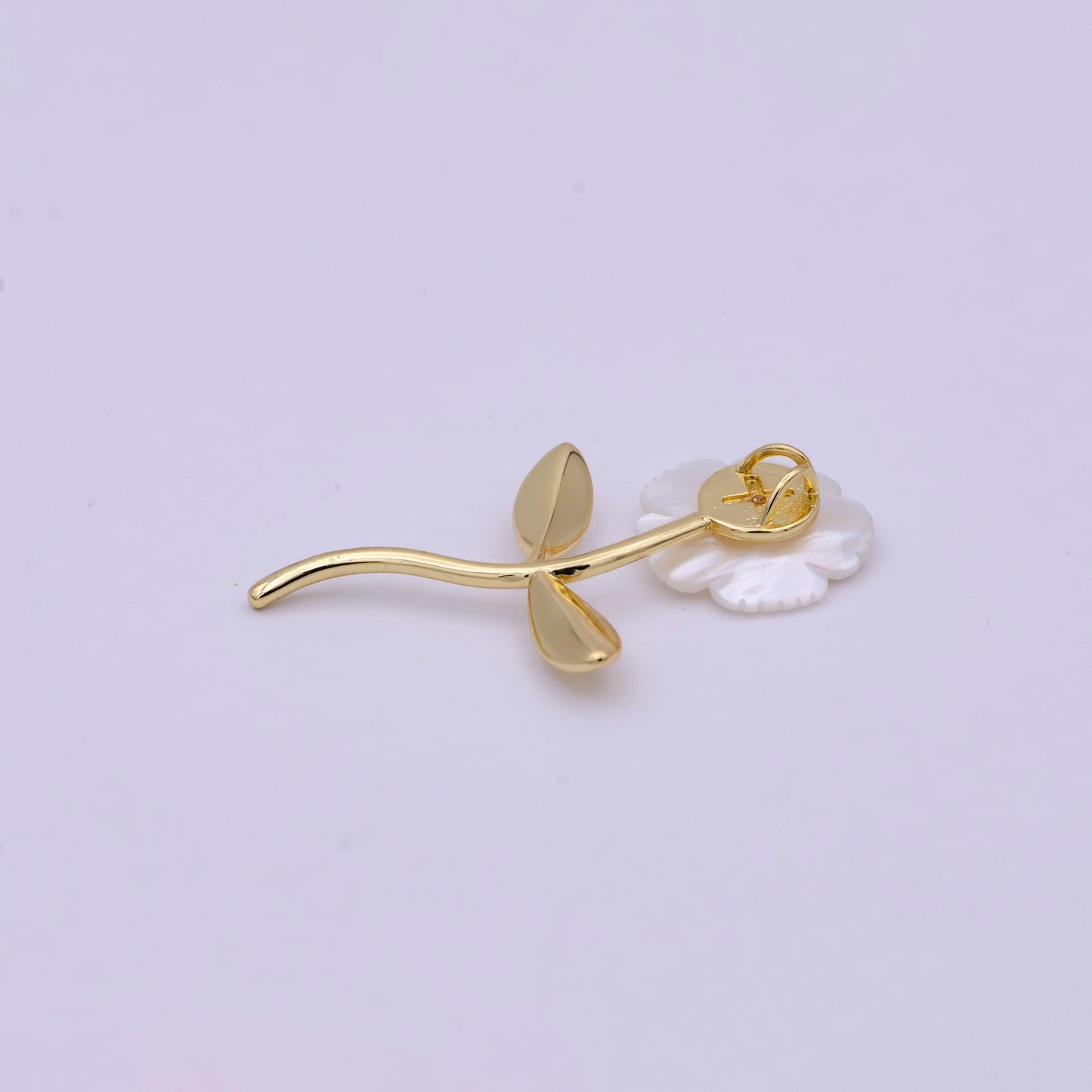 37.3mm gold filled daisy flower charms for necklace white daisy floral pendant for necklace, sweet romantic elegant dangle charm,n-528