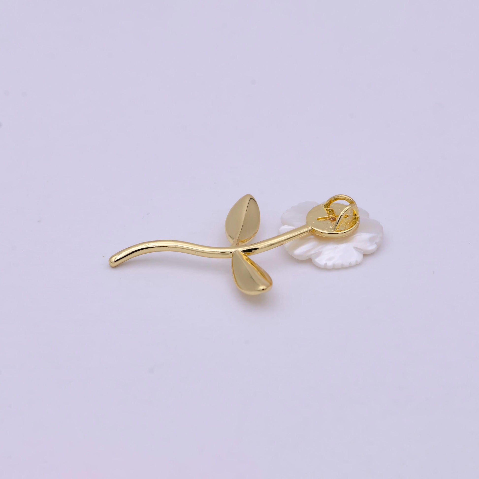 37.3mm gold filled daisy flower charms for necklace white daisy floral pendant for necklace, sweet romantic elegant dangle charm,n-528