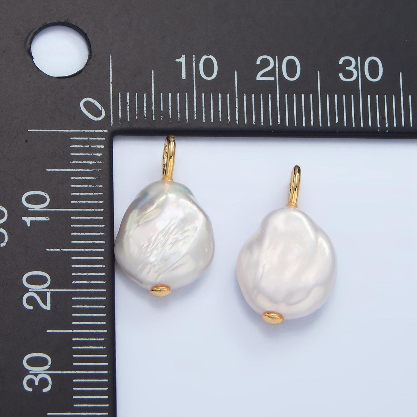 Beautiful white button baroque oval pearl charm teardrop genuine freshwater mermaid pearls pendant p1899