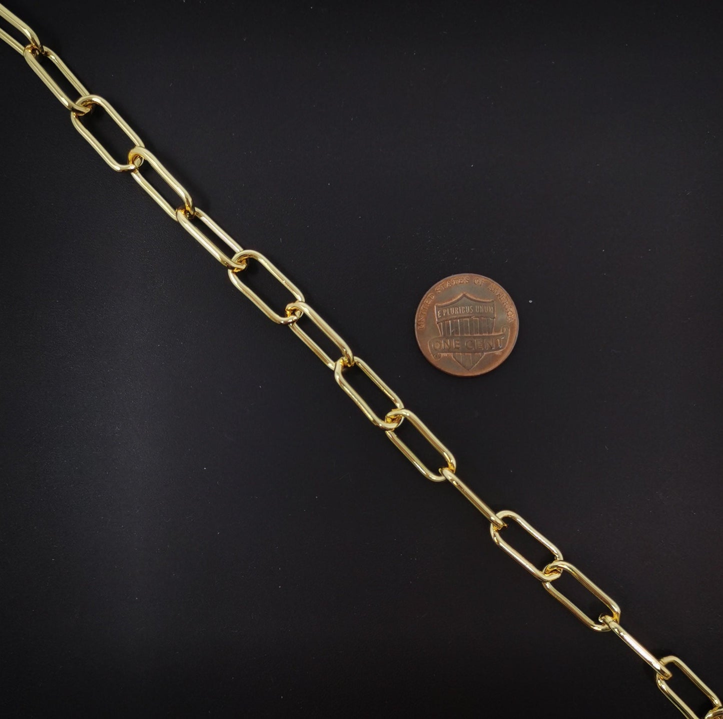 Gold paperclip chain by yard, oval link chain, wholesale bulk roll chain jewelry making,thickness 1.5mm, 73/186