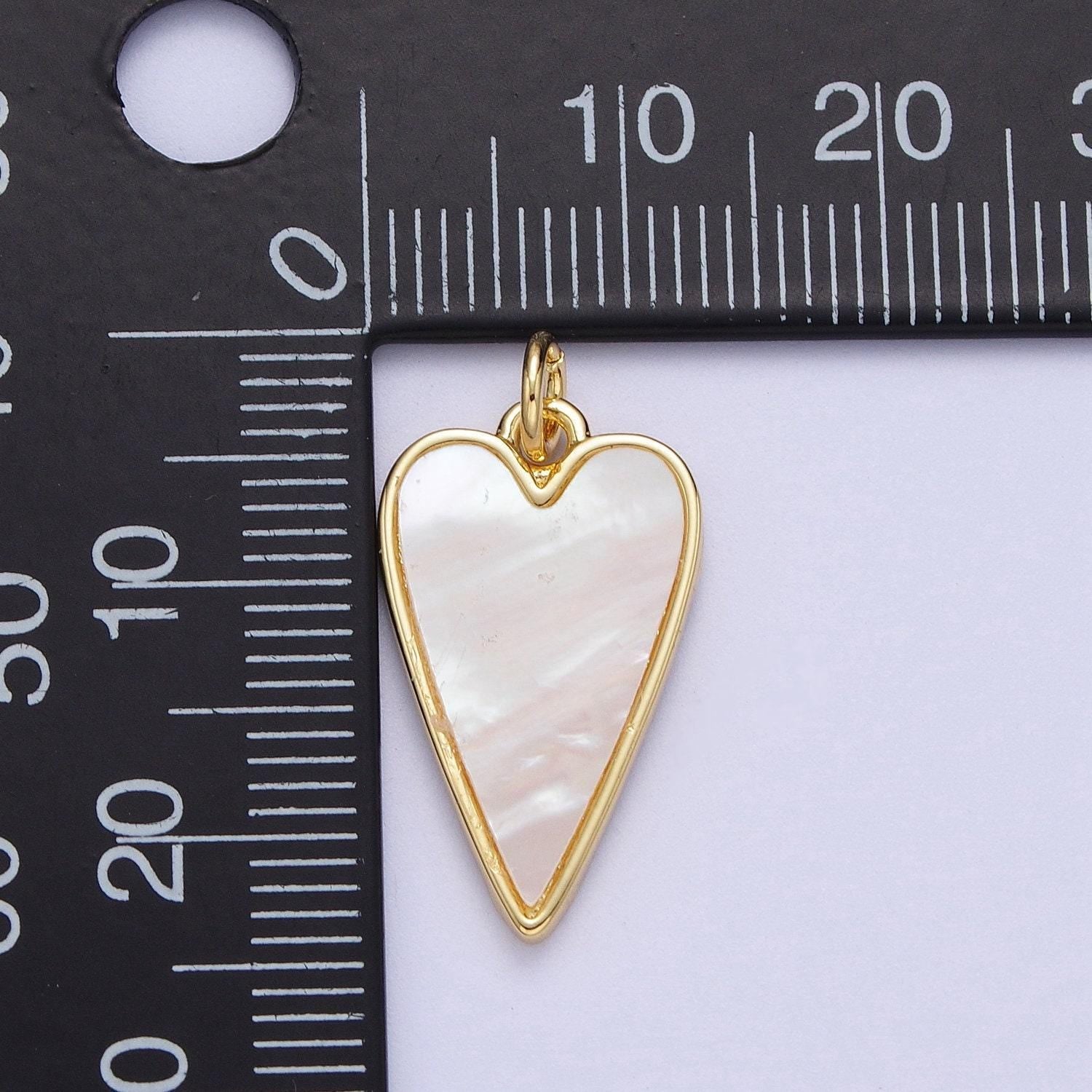 Gold frame pearly white heart pendant, 14k gold plated shell pearl heart love charm | c-717