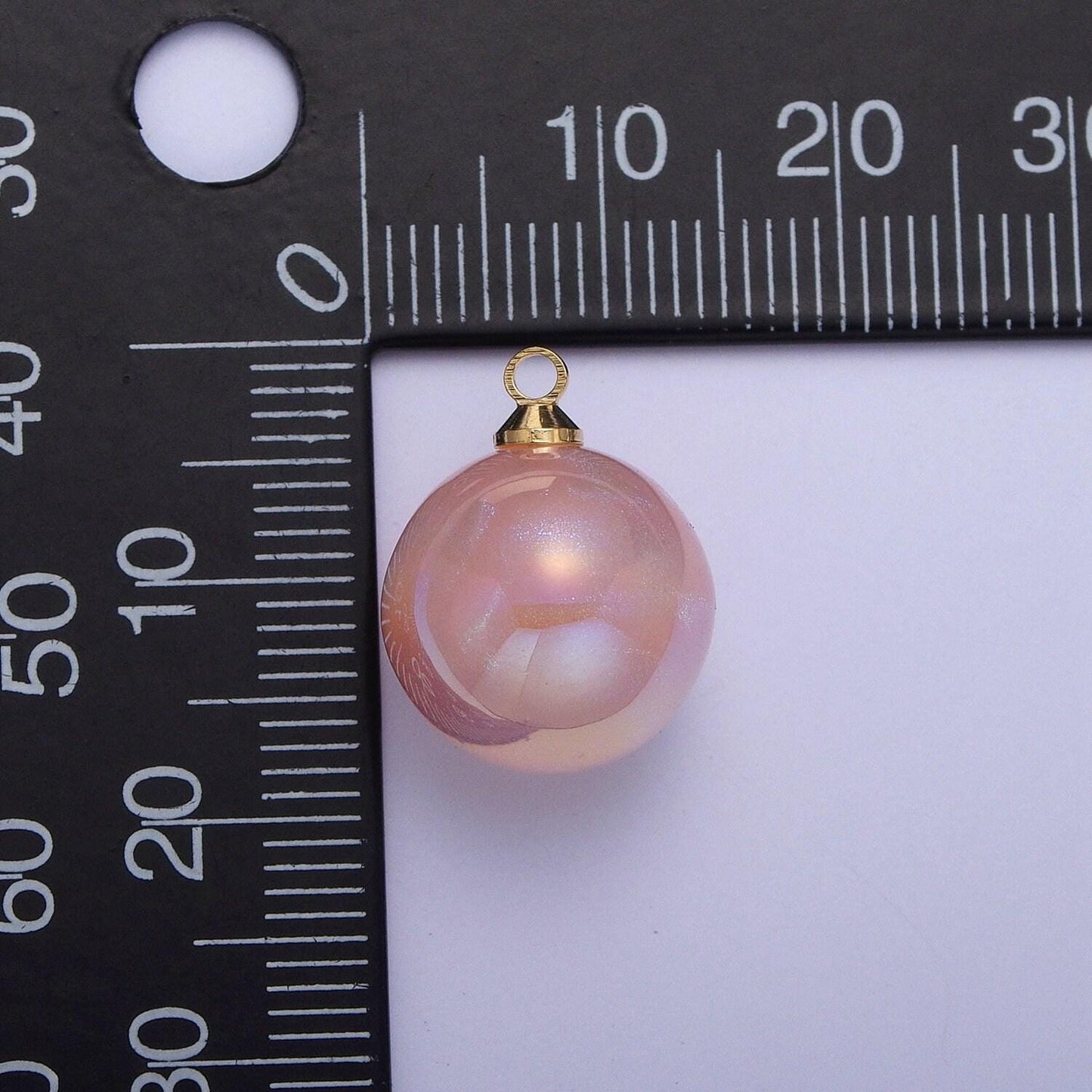 Round Plastic pearl pendant, sparkly crepe pink round pearl ball 24k gold plated charms | p-1562