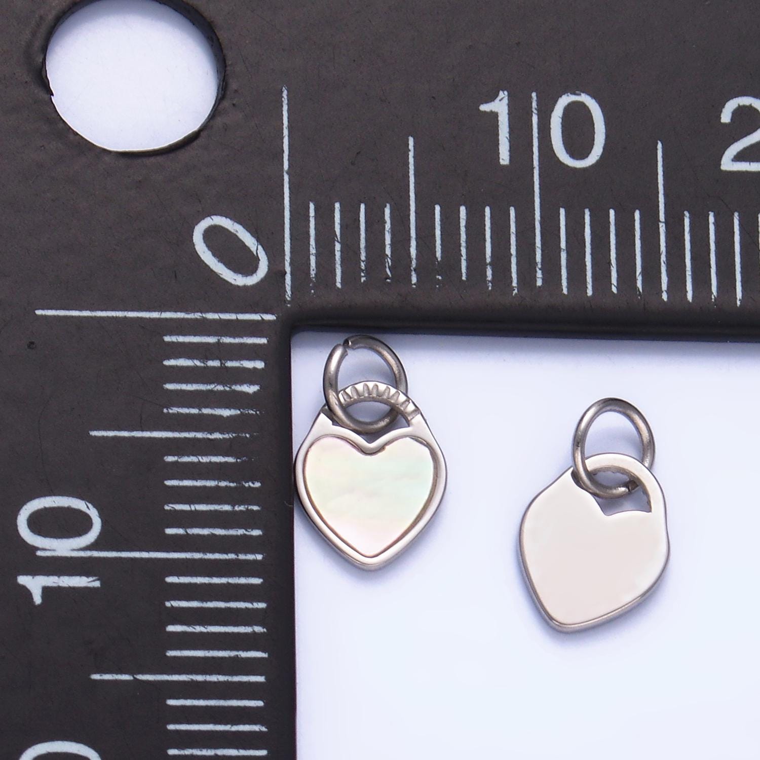 PVD Gold Plating Stainless Steel Heart Charm Shell Pearl Love Charm | P644