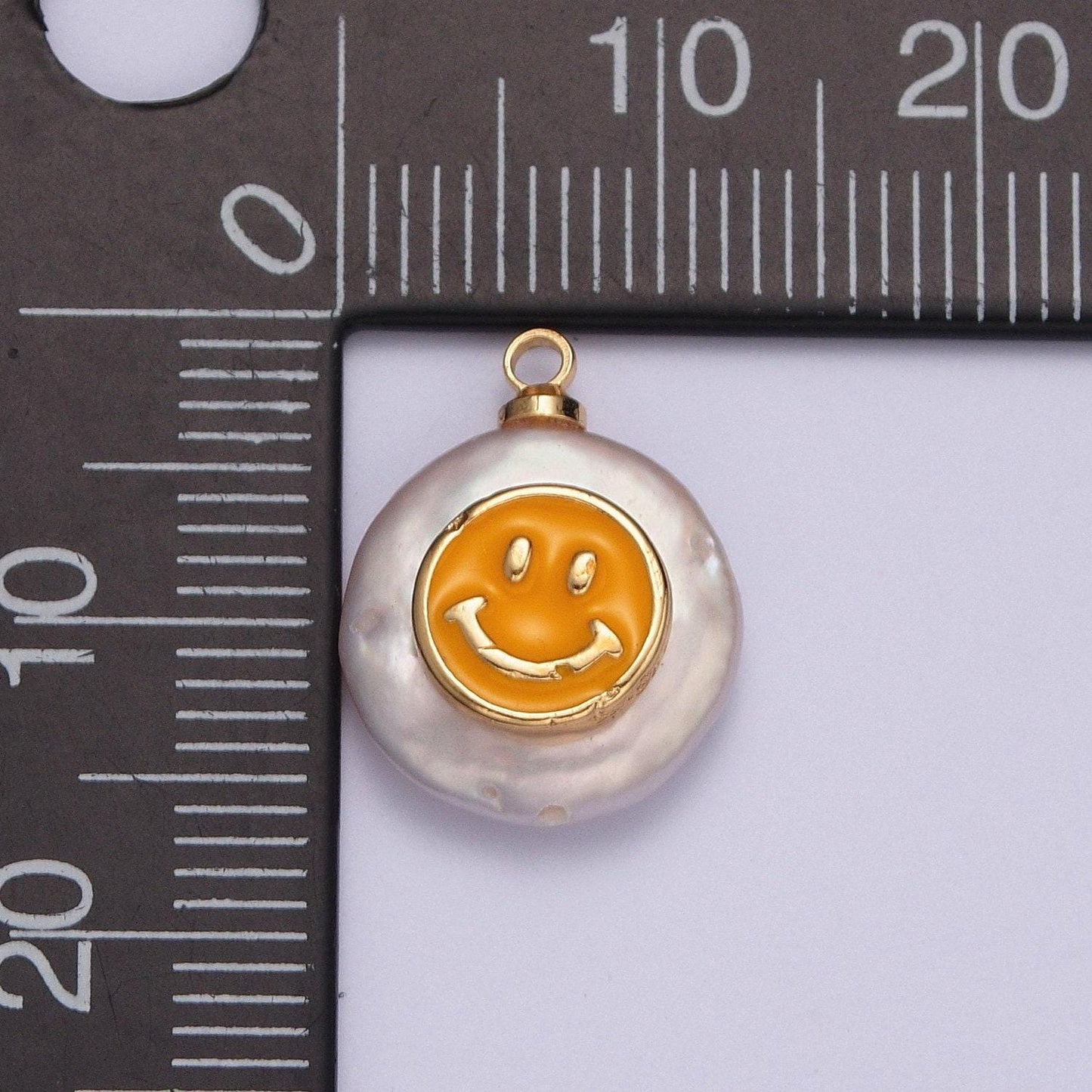 1pc dainty round white pearl face pendant, yellow enamel face charm, artificial white pearl smile pendant | x-154