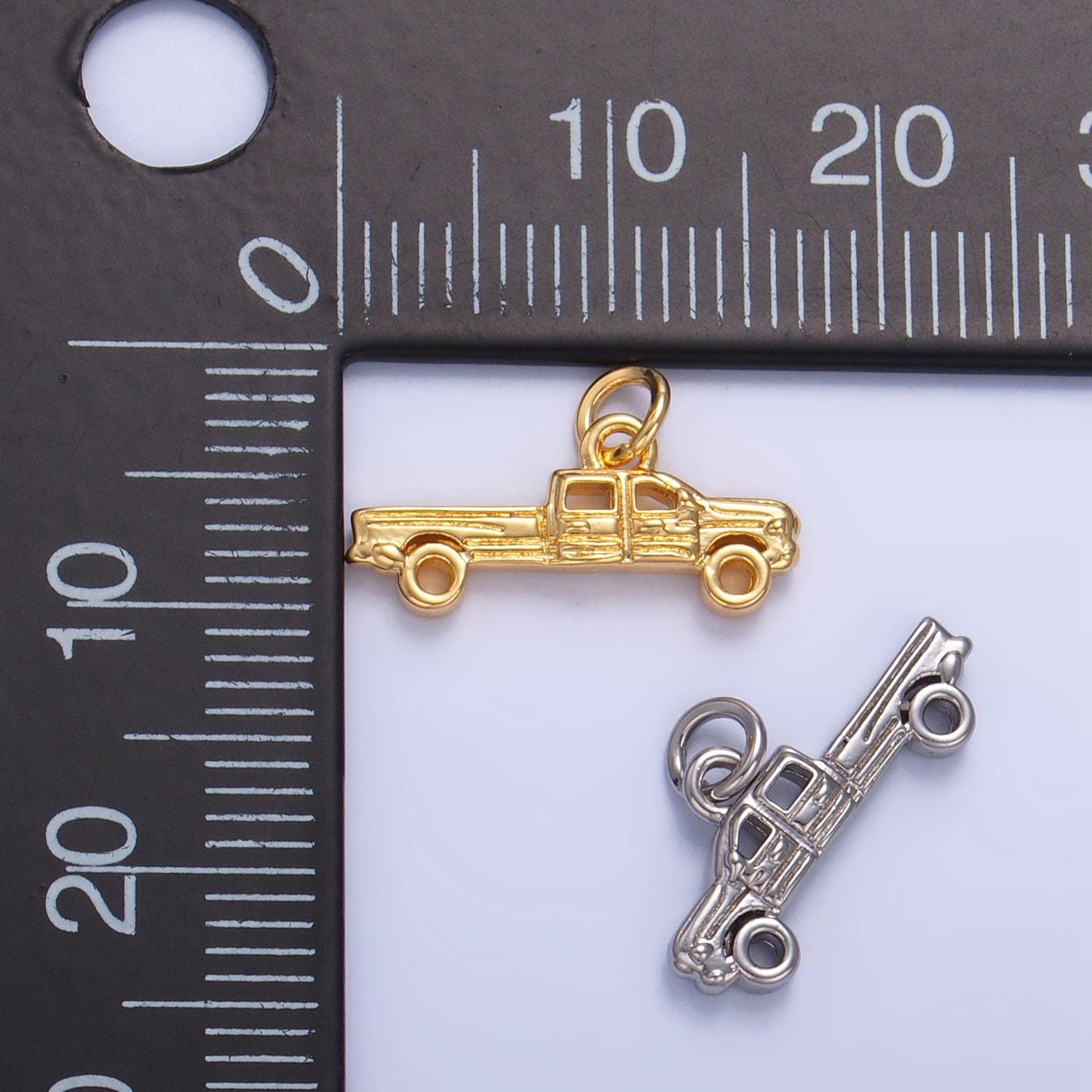Mini gold pick up truck car charm for necklace bracelet pendant antique car design mix charm road truck inspired w077