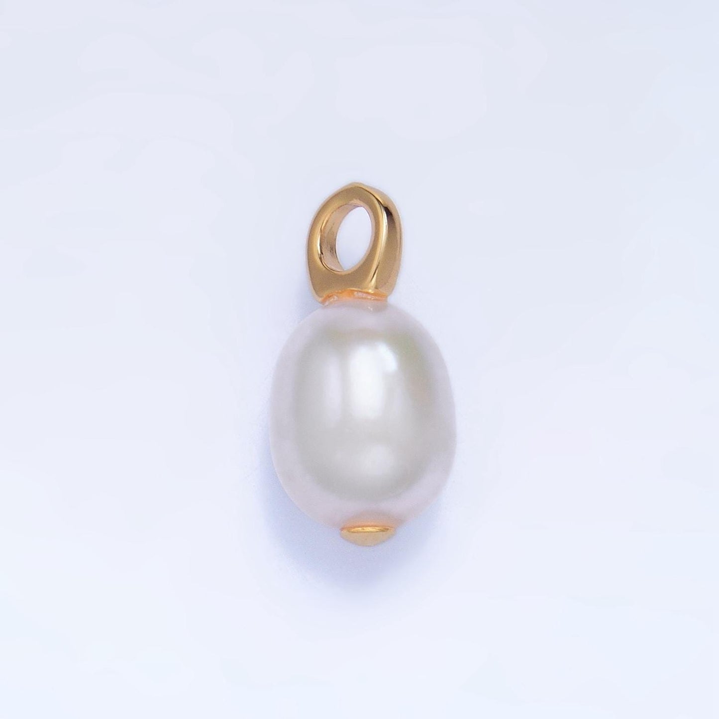 Gold ringed teardrop pearl pendant 16.5 x 8.3 mm | p1917