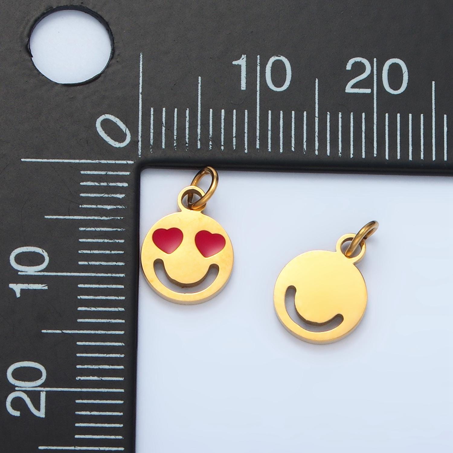 Gold heart face charm for bracelet earring necklace happy face emoji pendant waterproof stainless steel findings for jewelry making p-678