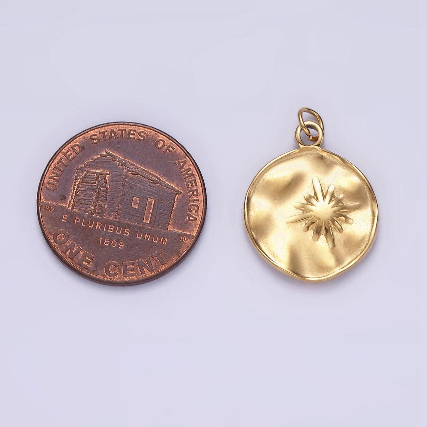 Stainless steel 20mm celestial star hammered round charm p-626