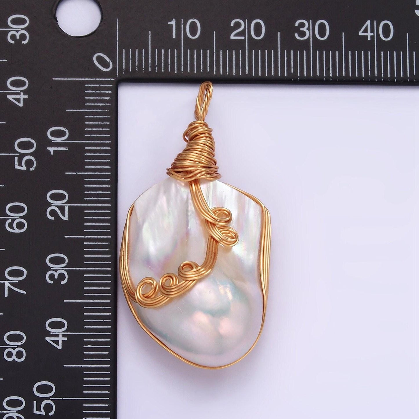 Big bold white baroque freshwater pearl with handmade gold wired pendant in gold statement jewelry p-1854
