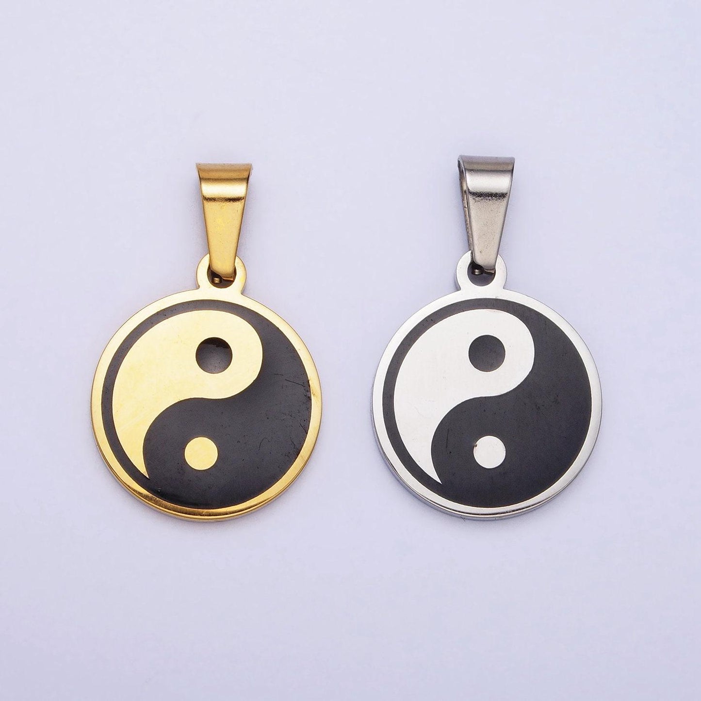 26.2mm x 16.0 mm stainless steel taiichi yin yang pendant in silver & gold | p-1099