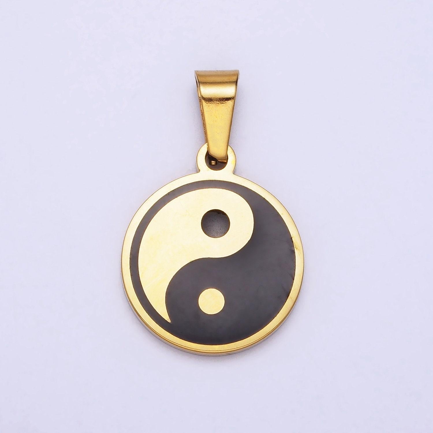 26.2mm x 16.0 mm stainless steel taiichi yin yang pendant in silver & gold | p-1099