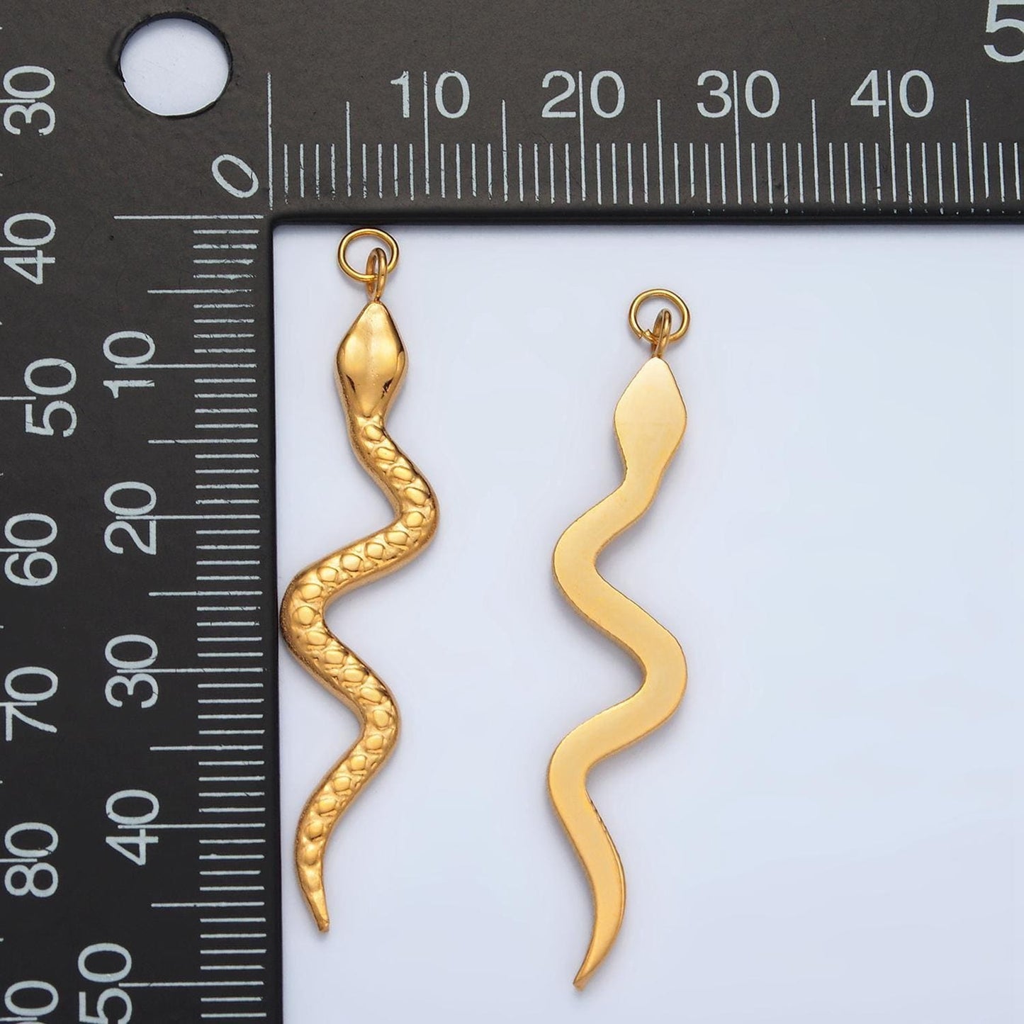 Stainless steel long slithering textured snake pendant | p-1045