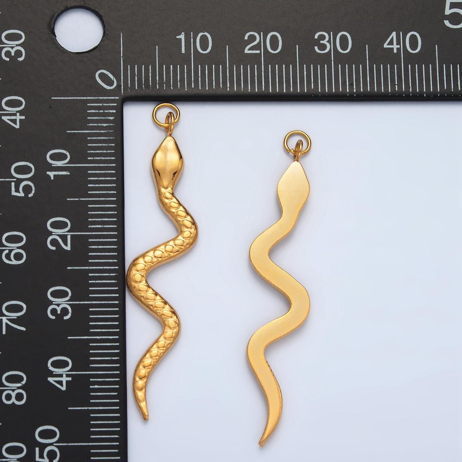 Stainless steel long slithering textured snake pendant | p-1045