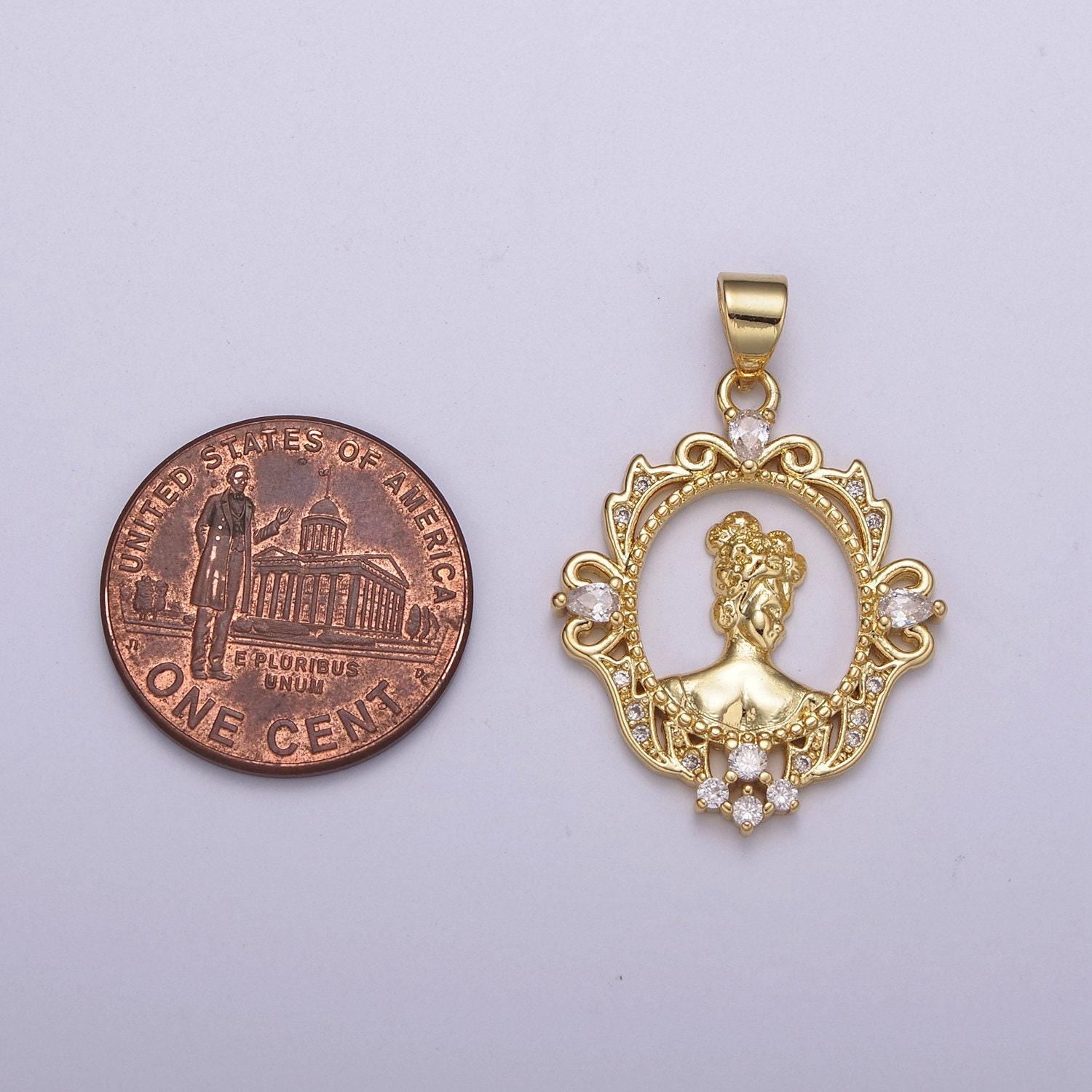 Dainty gold cameo pendant victorian inspired queen in the mirror n-529