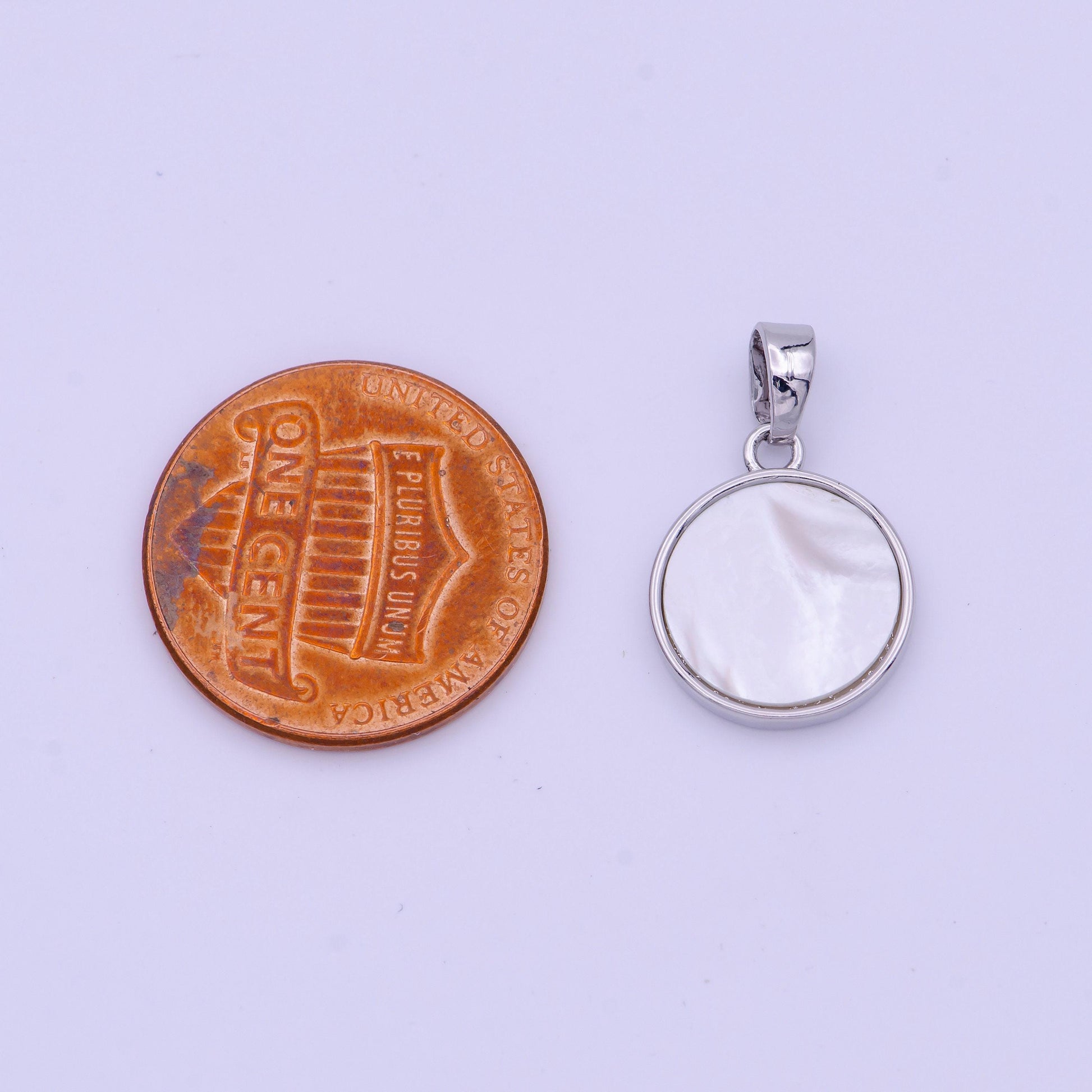 19mm round shell pearl minimalist charm in gold & silver | h903 h904