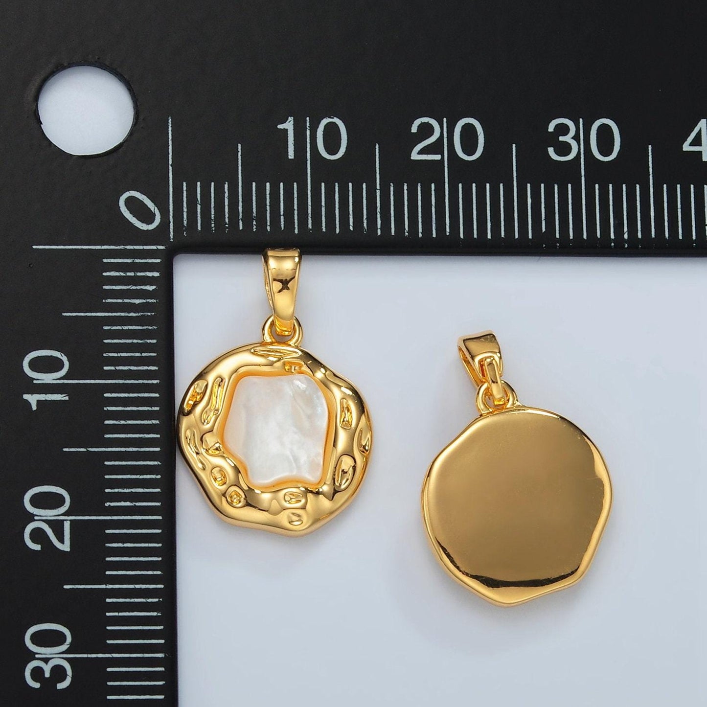 24k gold filled shell pearl abstract pendant geometric hammered molten charm | h751