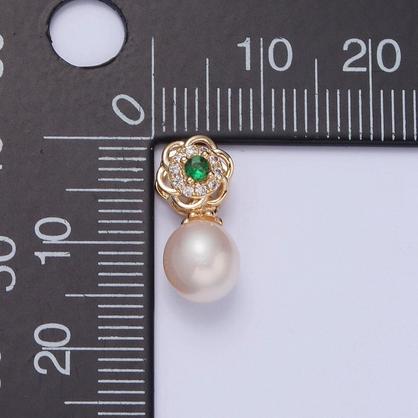 Dainty round pearl cute floral flower emerald green cz eye design micro pave clear cz ball pendant for bracelet necklace component | h-680