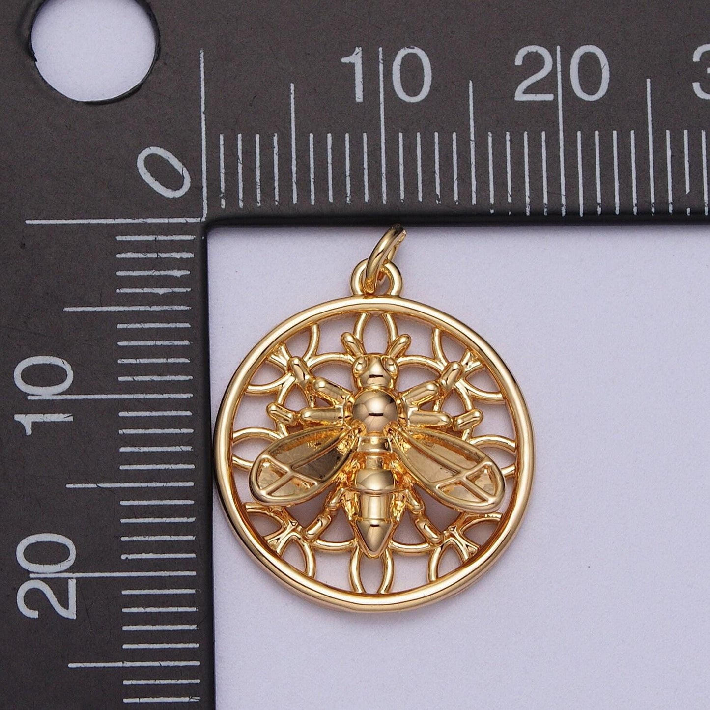 Round gold bee pendant 16k gold filled charm dainty bee pendant for necklace bracelet earring component insect jewelry c-915