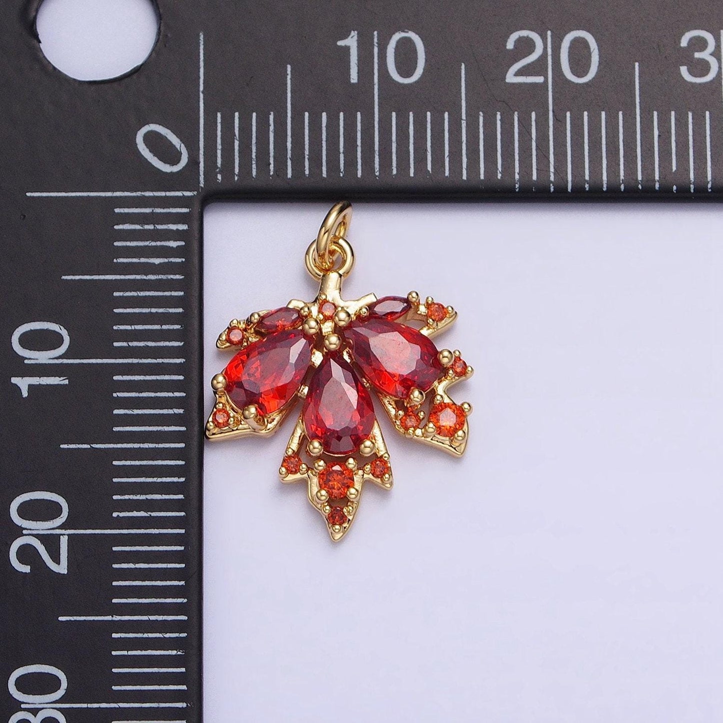Red green cubic silver gold maple leaf pendant, minimalistic 16k gold filled autumn fall winter leaf maple leaves charm | ac600