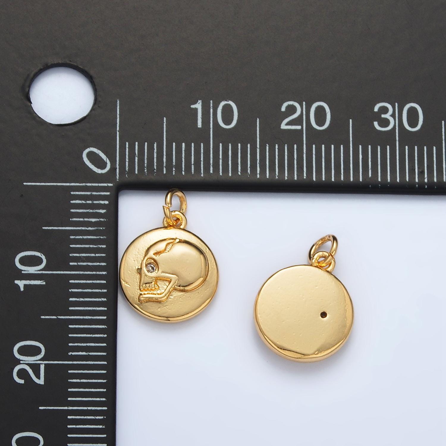 24k gold filled one-sided human skull cz round charm | ac-138