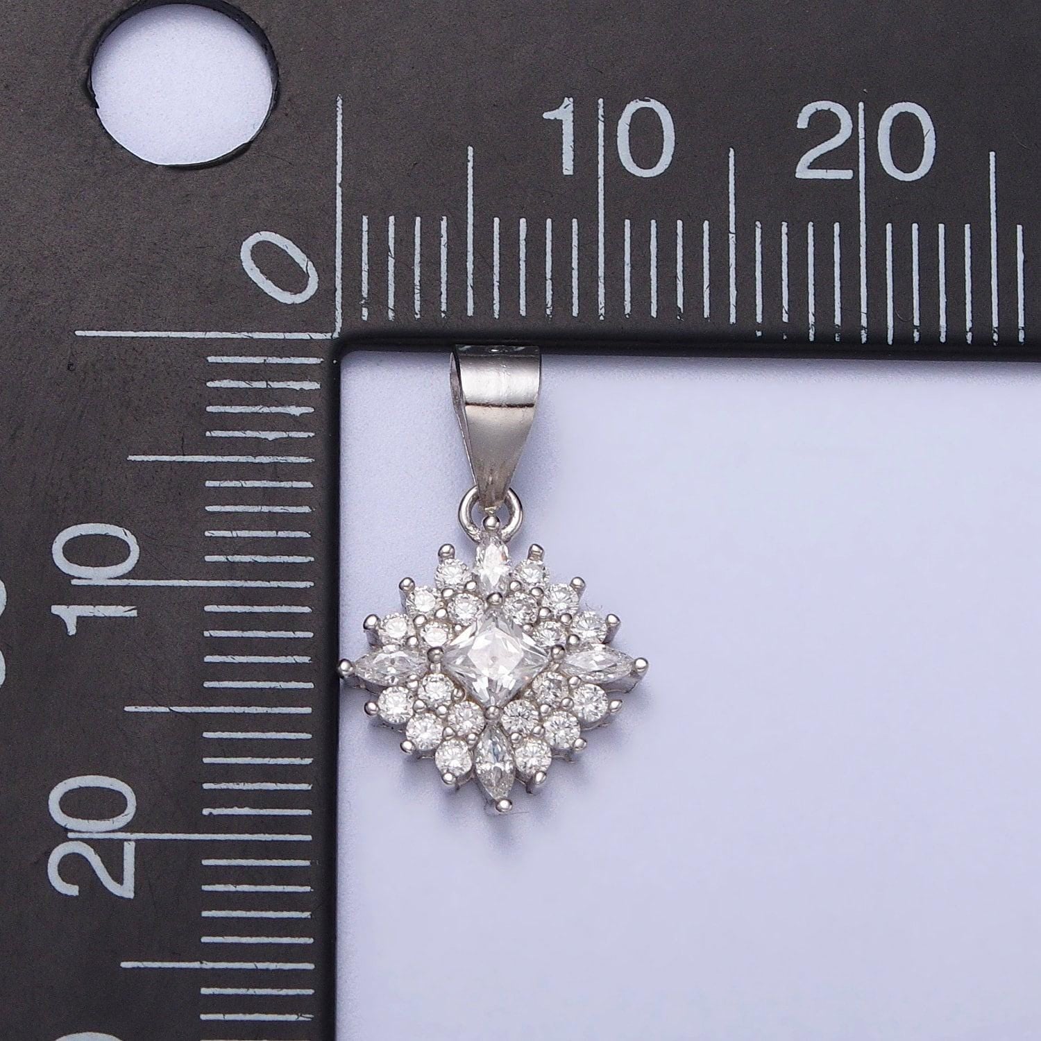 S925 sterling silver snow pendant micro pave snowflake charm for winter collection dainty cubic pendant dangle charm for necklace bracelet