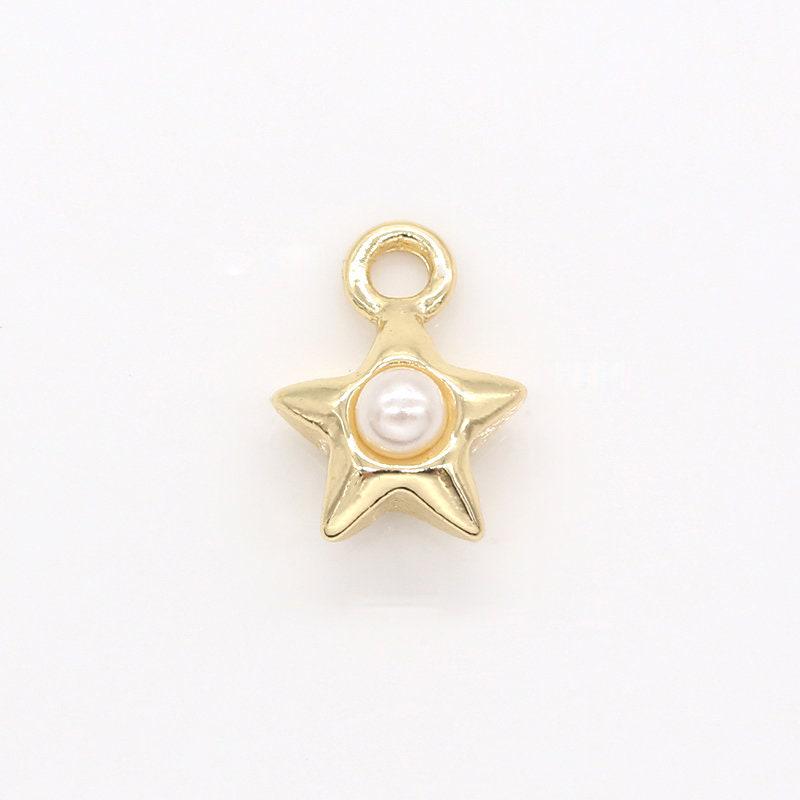 Mini gold plated star charm, dainty star pendant, mini twinkle little star charm, bracelet earring charm -178