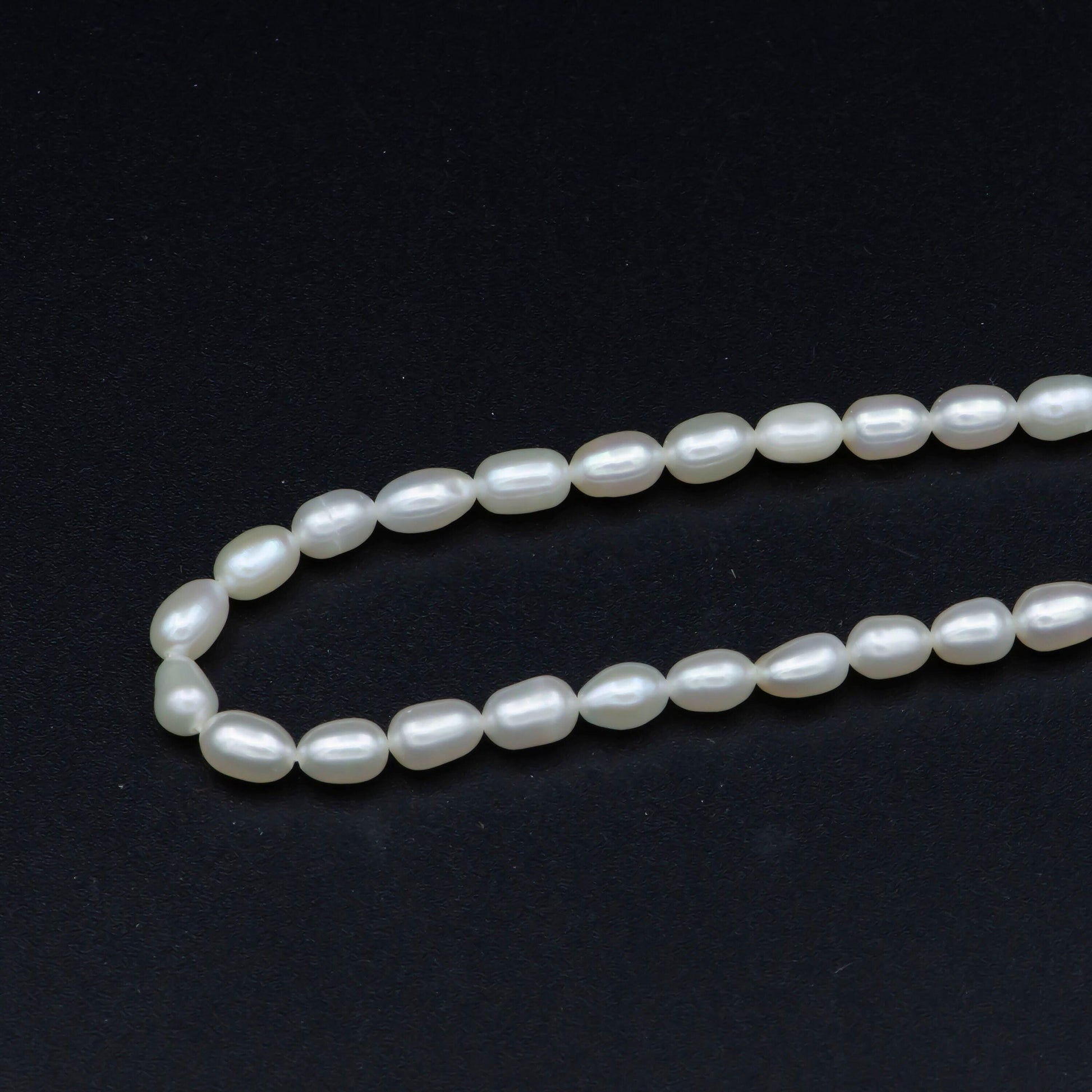 Natural white oval rice freshwater pearl beads awesome luster quality genuine cultured fresh water small seed pearls 4.1mm-4.5mm aaa, wa-549