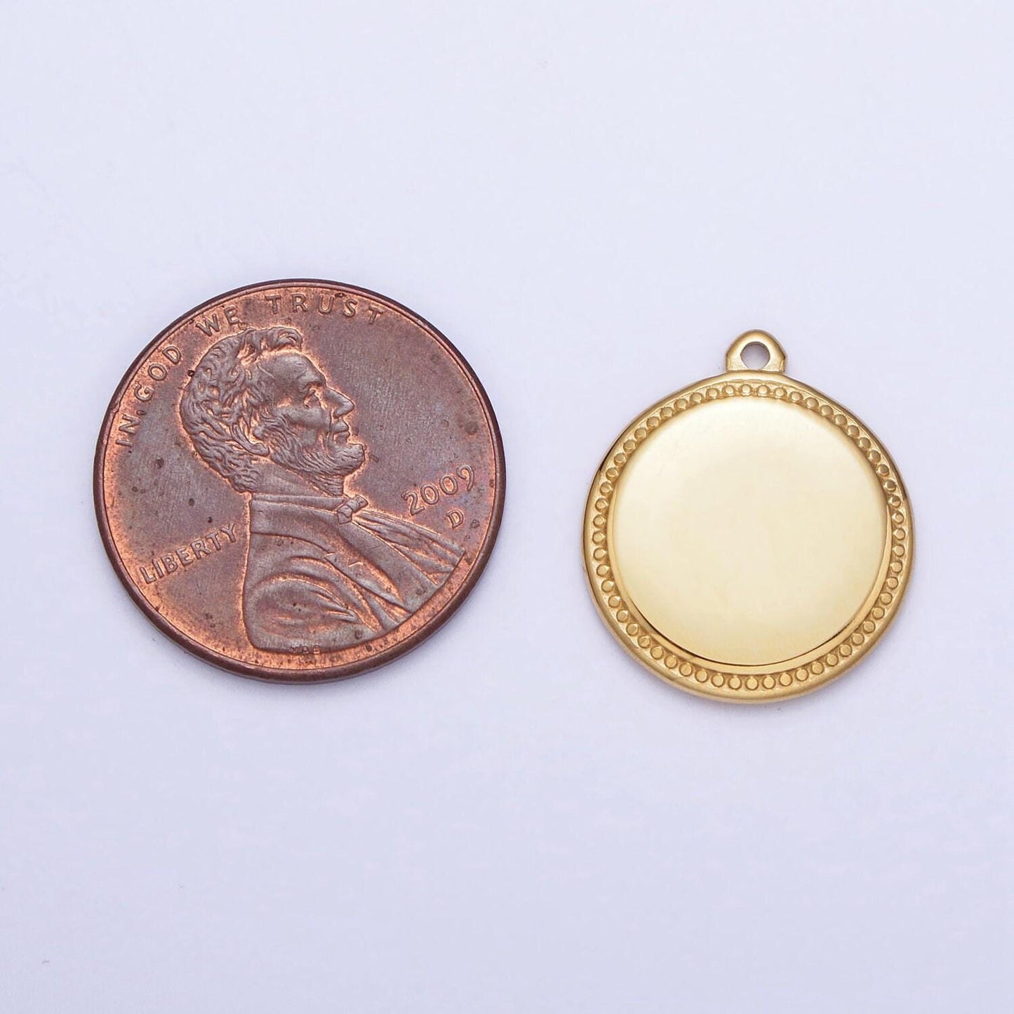 Dainty stainless steel round charm in gold & silver circle medallion pendant lead nickel free tarnish free | p-904