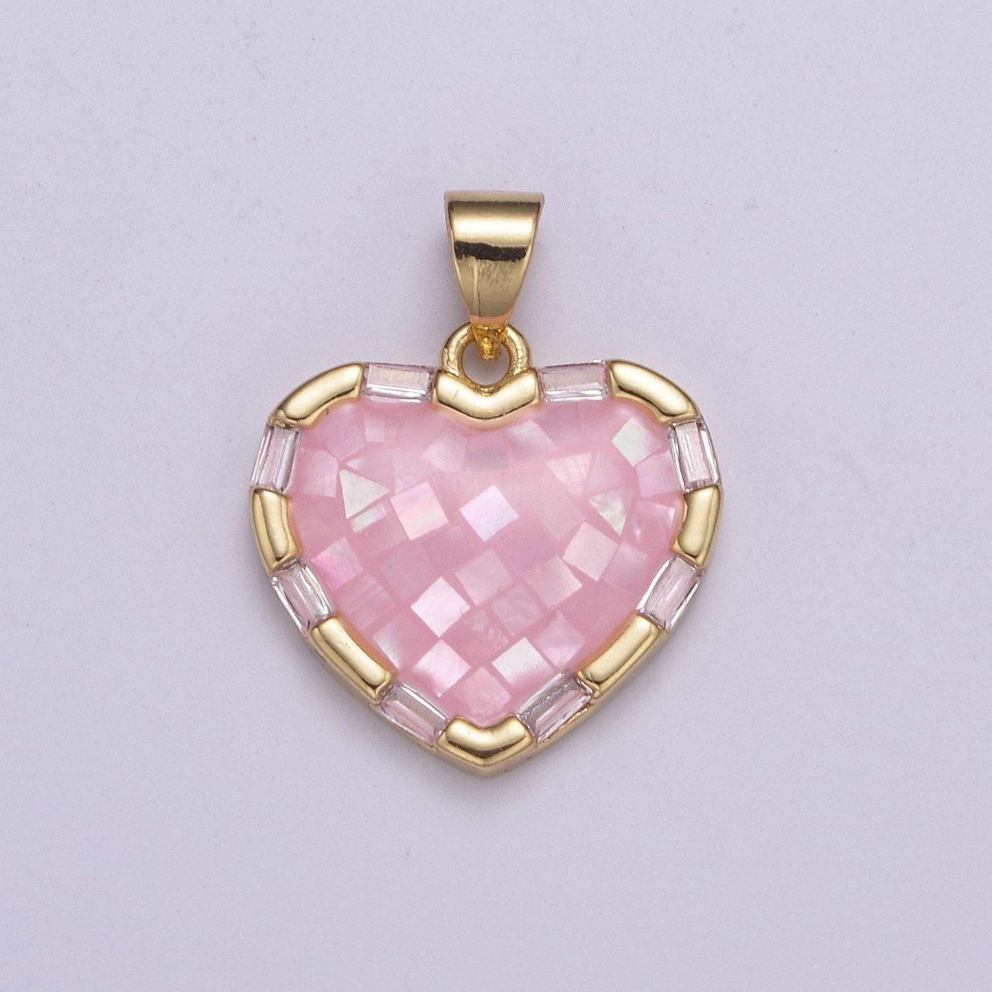 Gold pearl finished with pink transparent epoxy checkers pendant gold draughts heart pendant round charm gold circle medallion, h-055