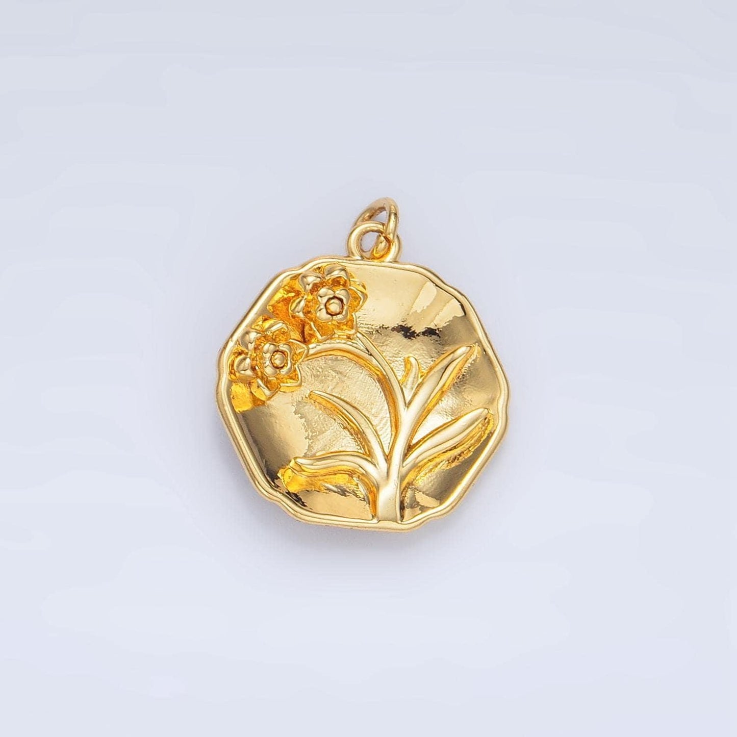 Daffodil flower pint on round 24k gold filled charm | x-585