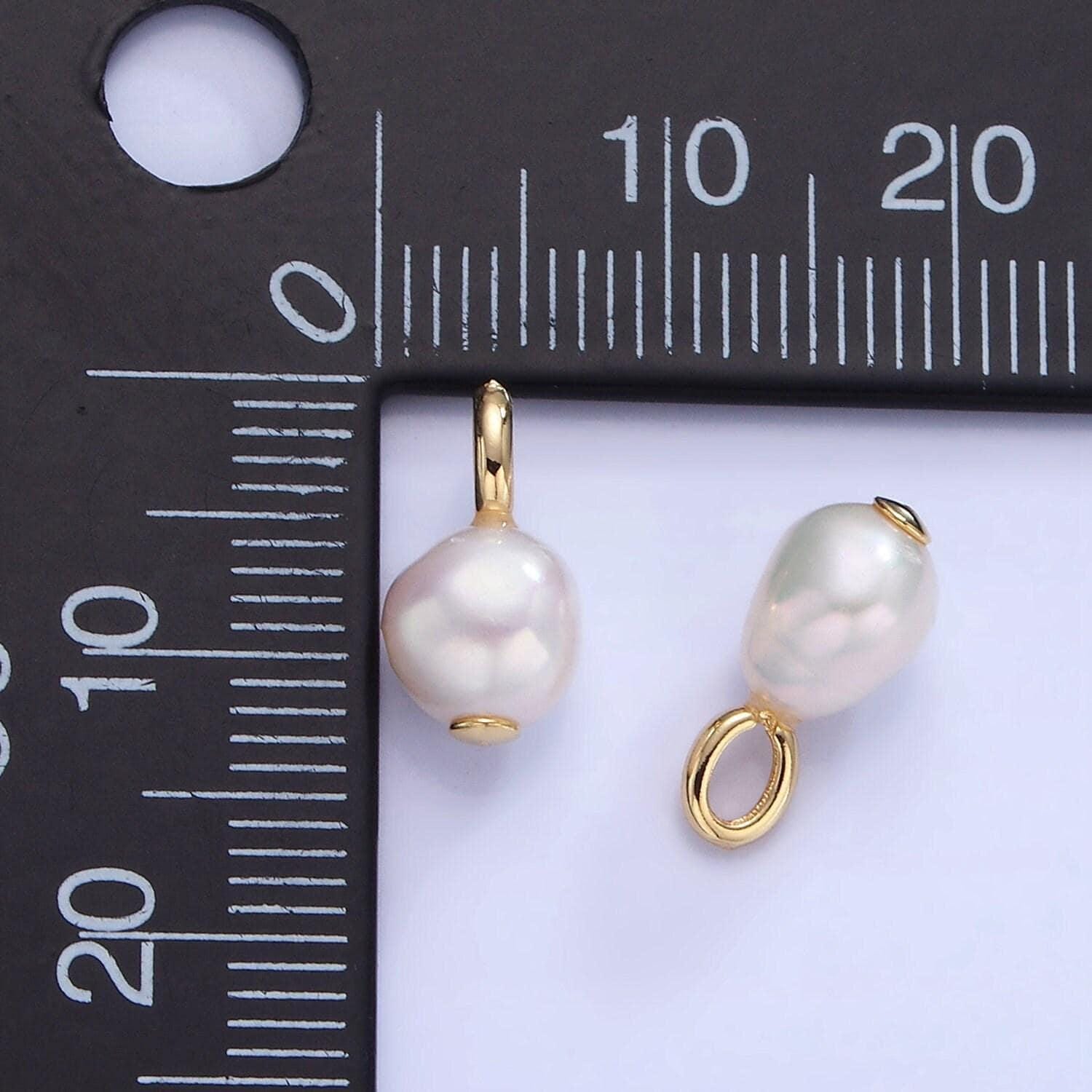 Gold ringed teardrop pearl pendant | p1730