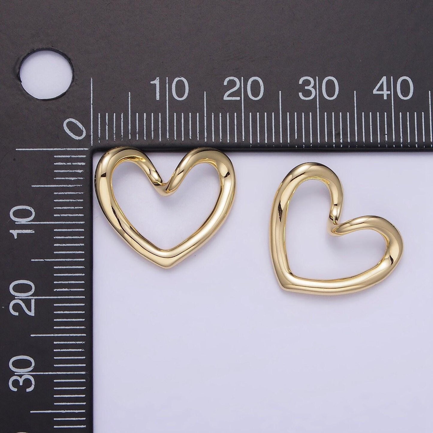 Mini gold open heart charm z712