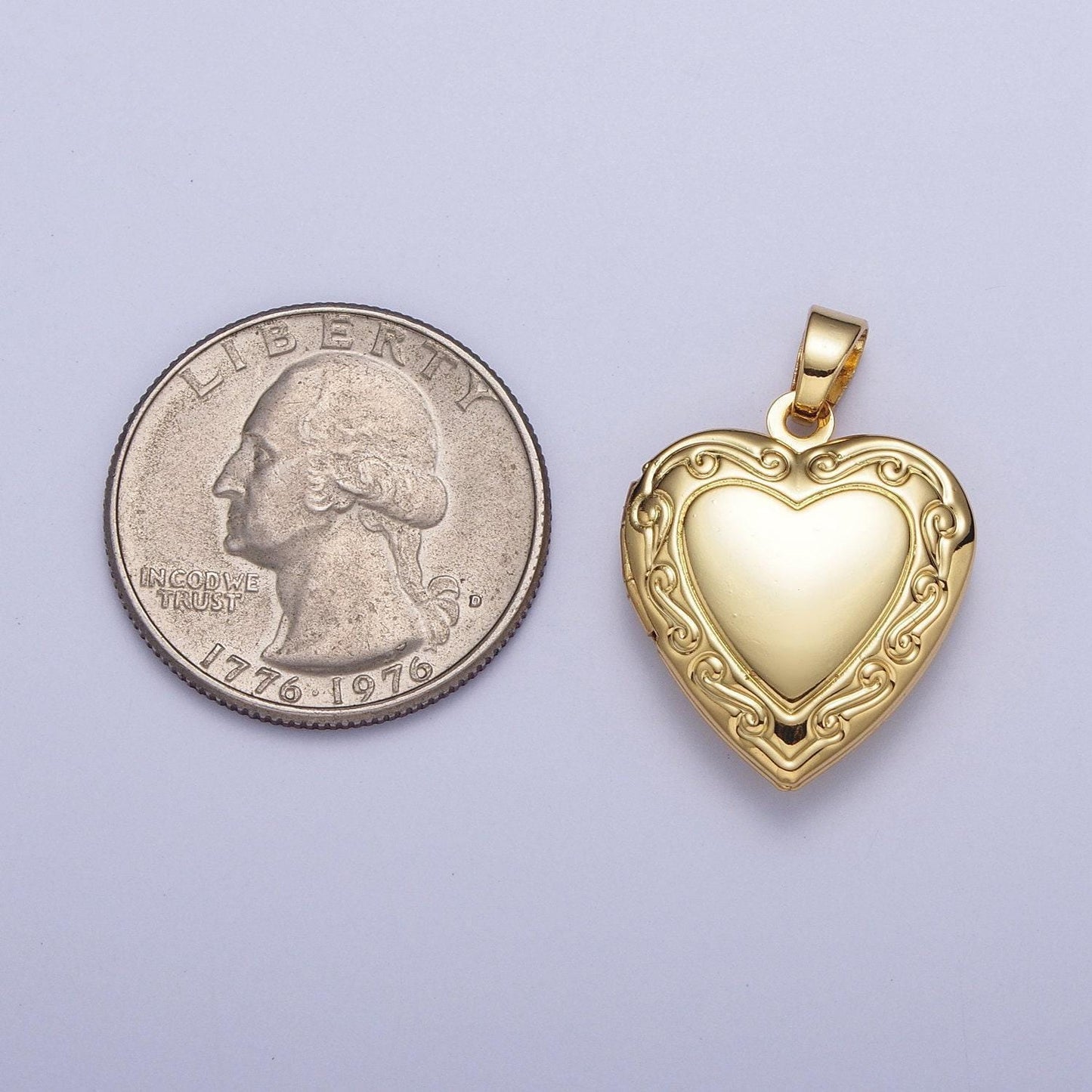 Gold decorative heart locket pendant, 24k gold plated love heart openable locket charm | x-678