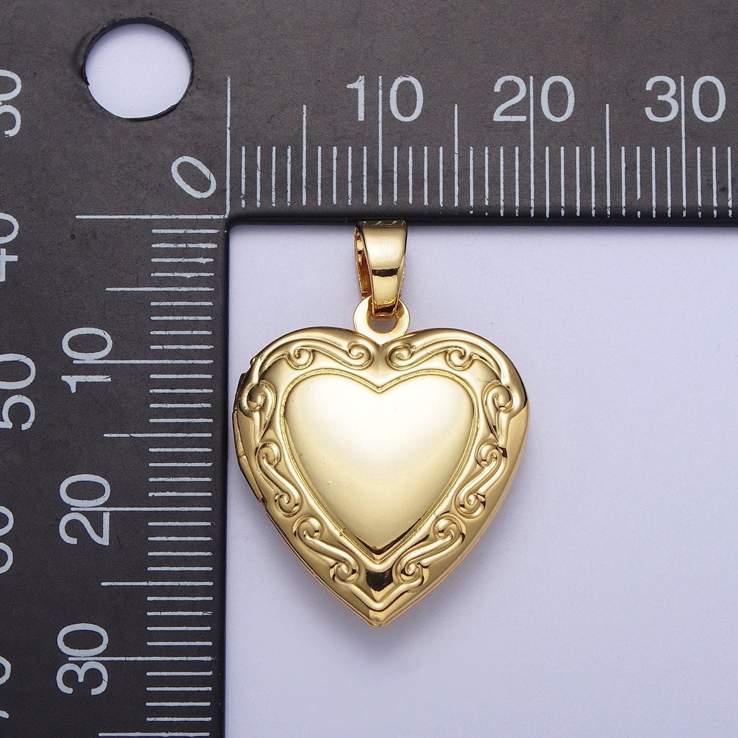 Gold decorative heart locket pendant, 24k gold plated love heart openable locket charm | x-678