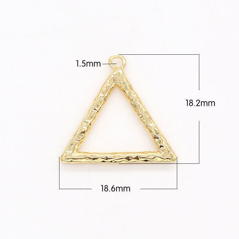 Mini gold hollow triangle pendant -hammered triangle charms -rustic findings -geometry dangle pendant -jewelry supplies -153
