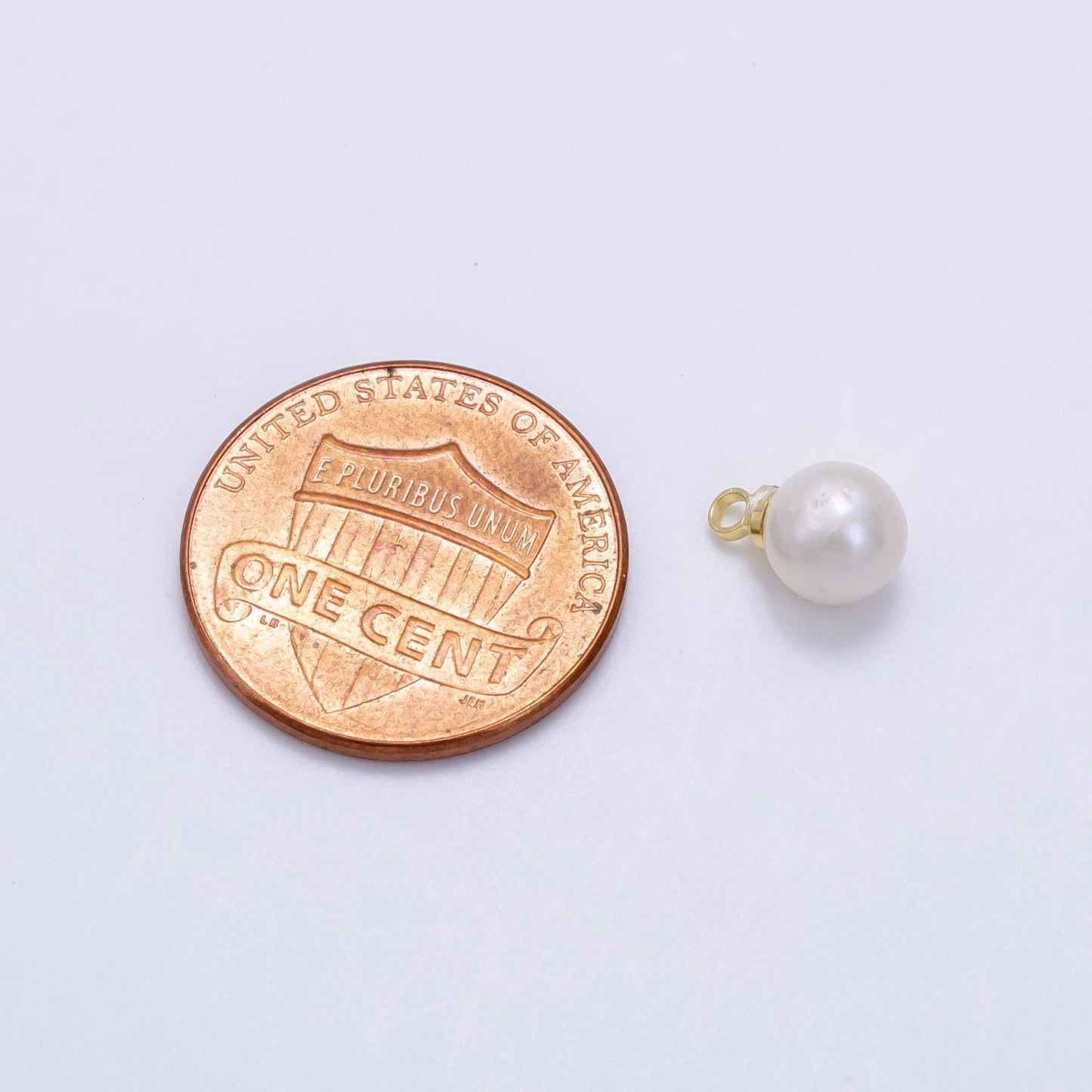 Mini sphere 9mm white freshwater pearl 24k gold filled charm | p-1883