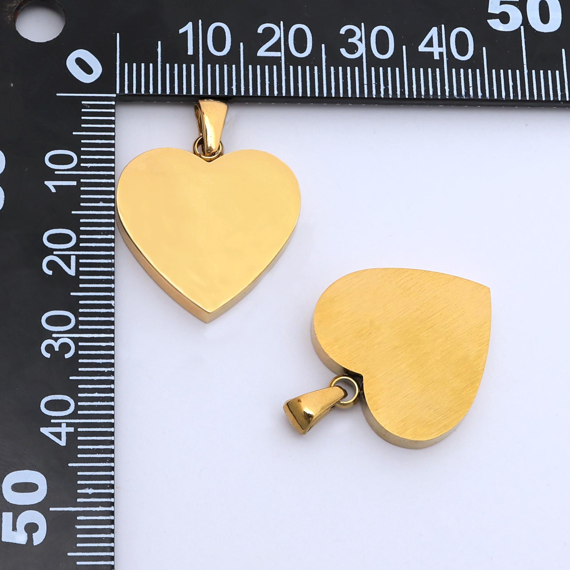 Thick minimal stainless steel heart pendant | p-1490