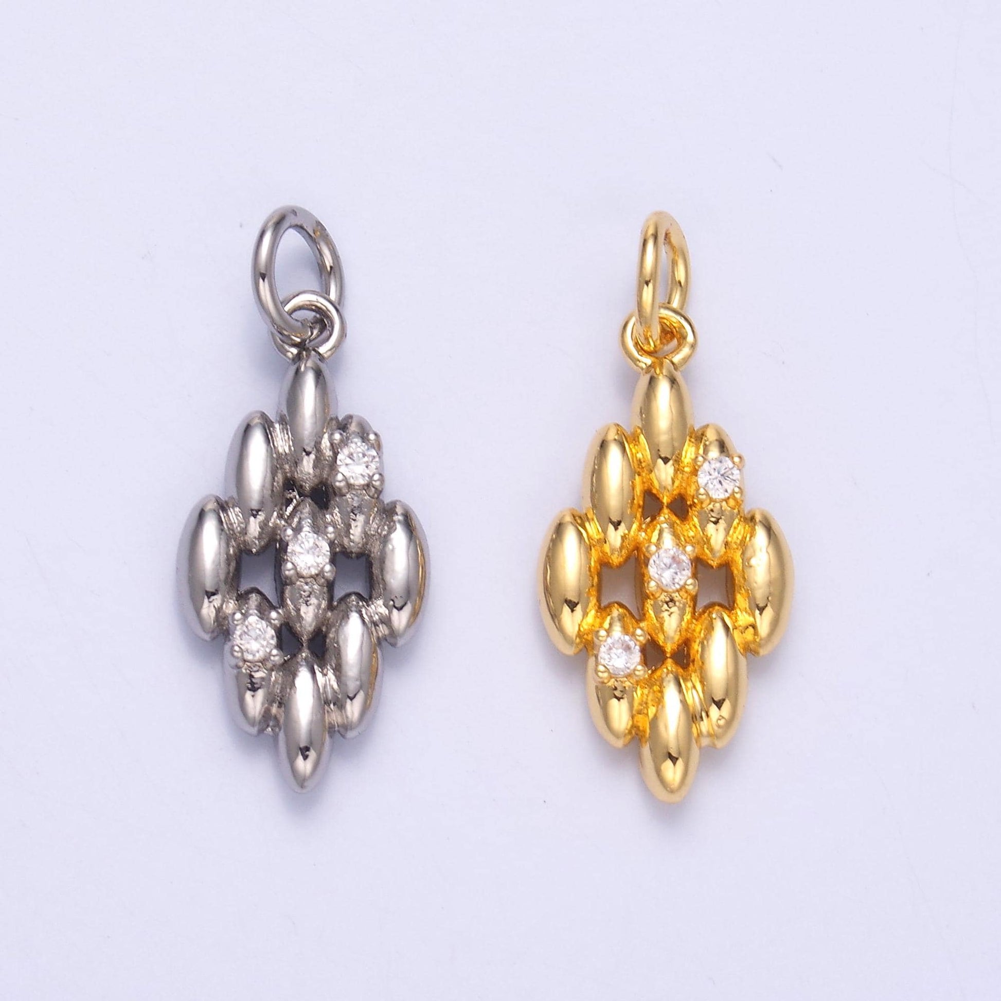 Mini gold geometric Charm n005