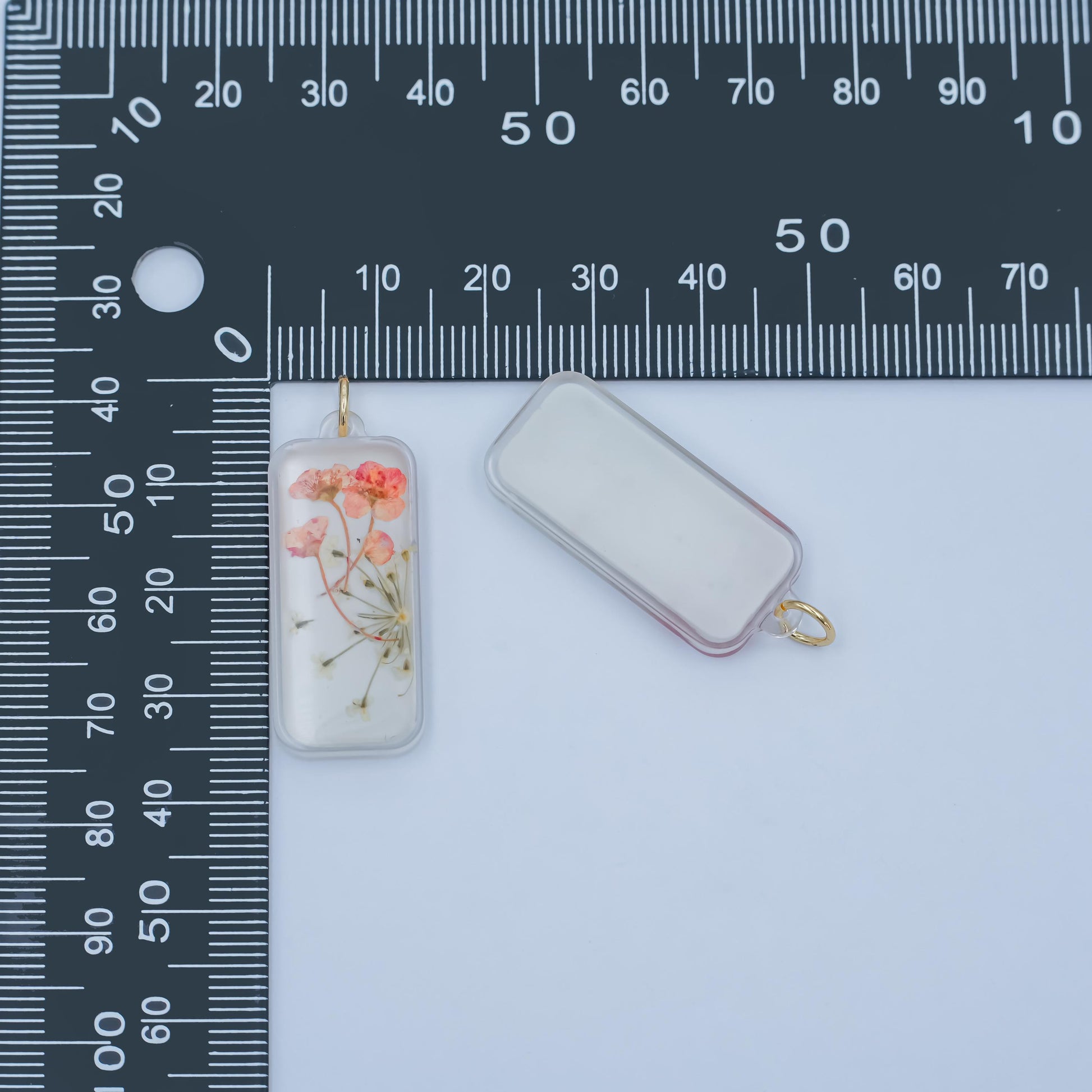 Handmade Real Pressed Flower Charm Baby's Breath Gyposphila for Necklace Earring Jewelry Making Supply Resin